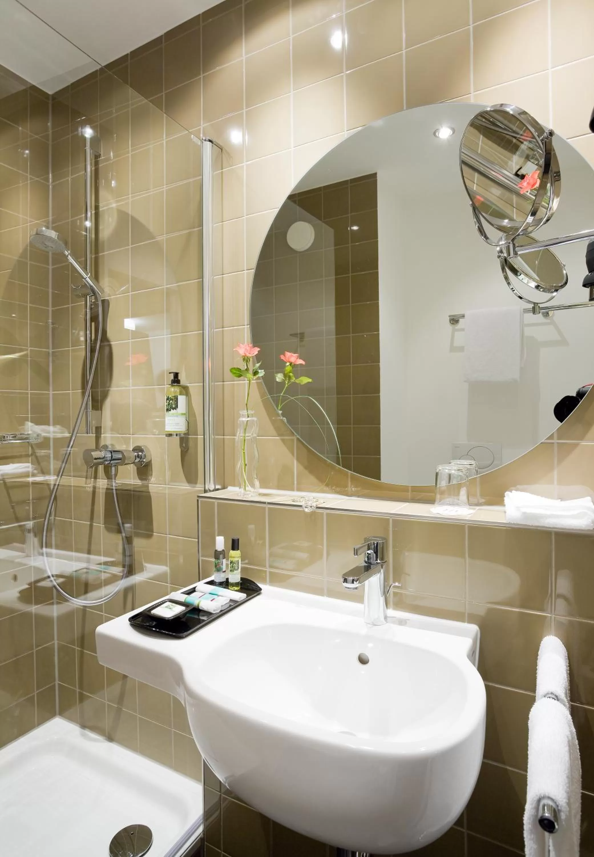 Bathroom in Congress Hotel Mercure Nürnberg an der Messe