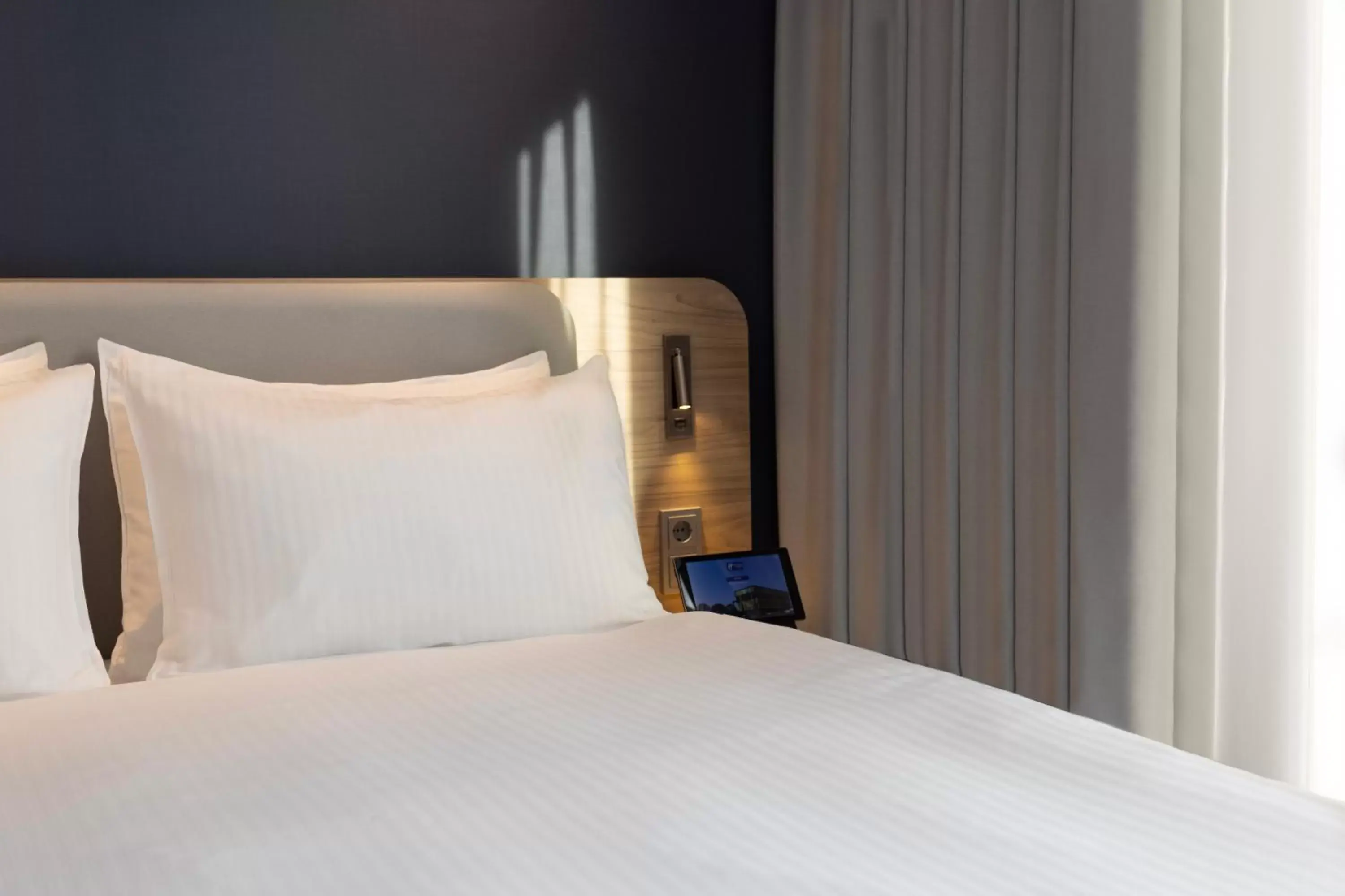 Bed in Holiday Inn Express & Suites - Deventer, an IHG Hotel