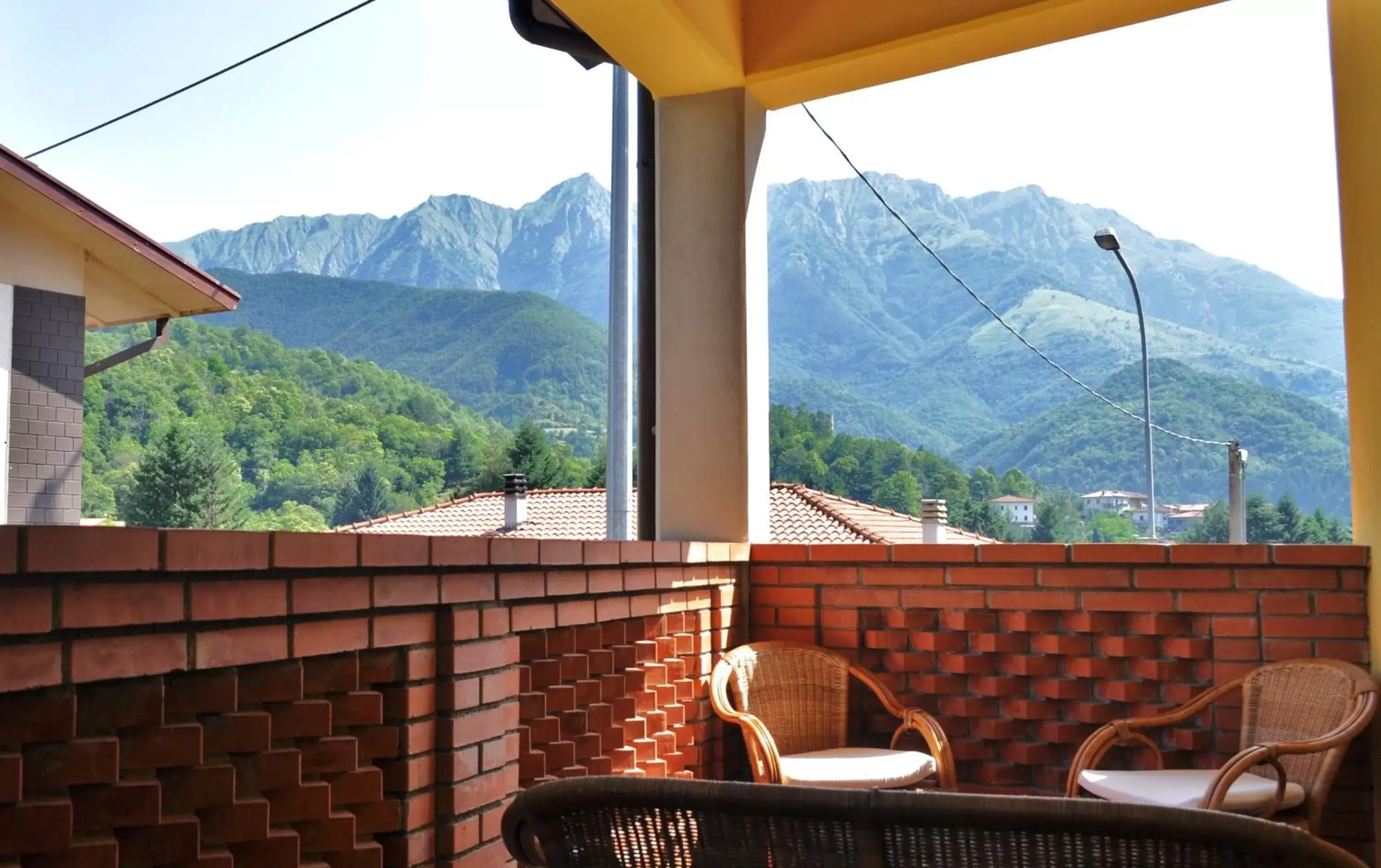 Balcony/Terrace, Mountain View in Albergo Miramonti