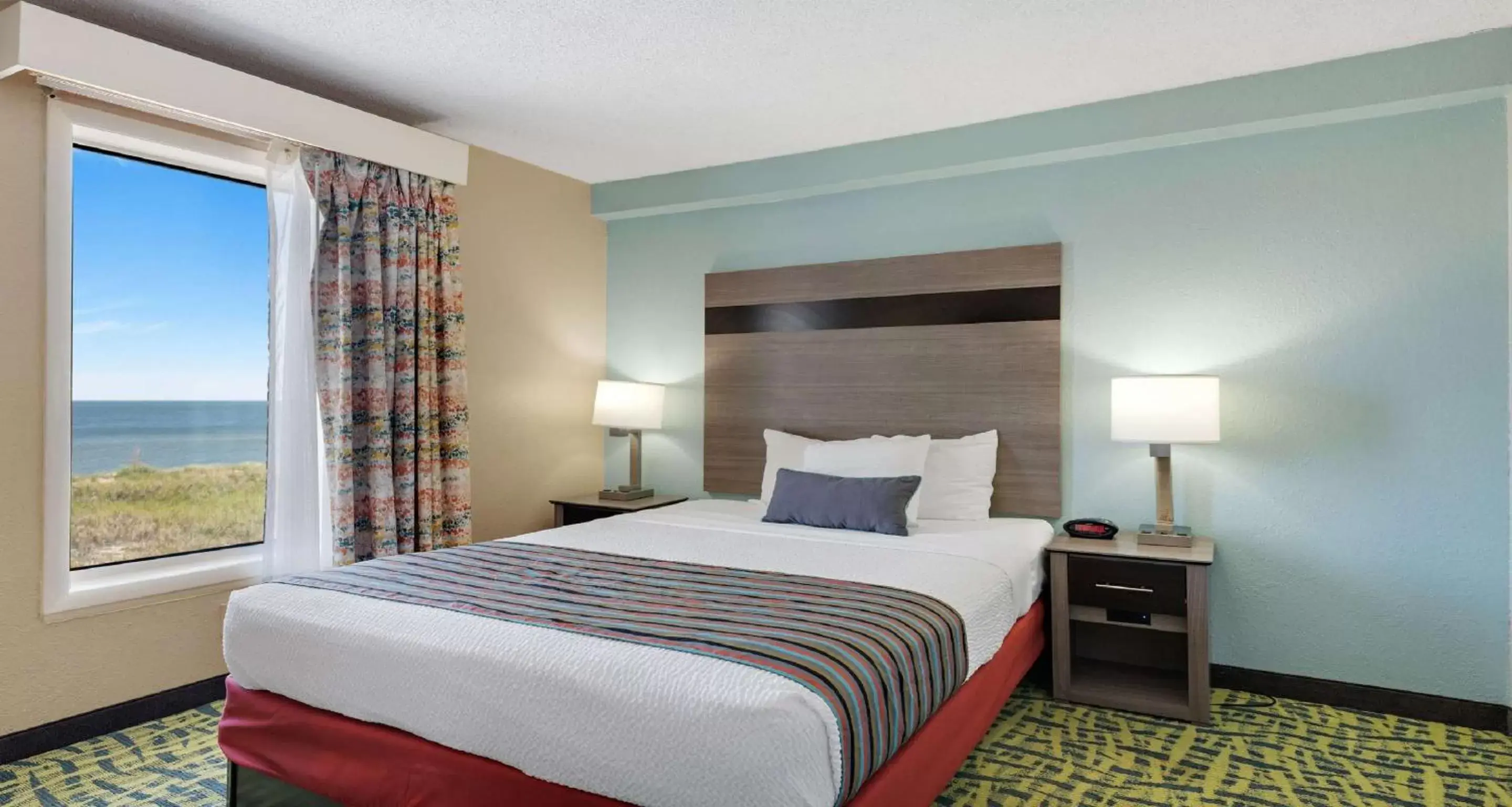 Photo of the whole room, Bed in Best Western Plus Holiday Sands Inn & Suites