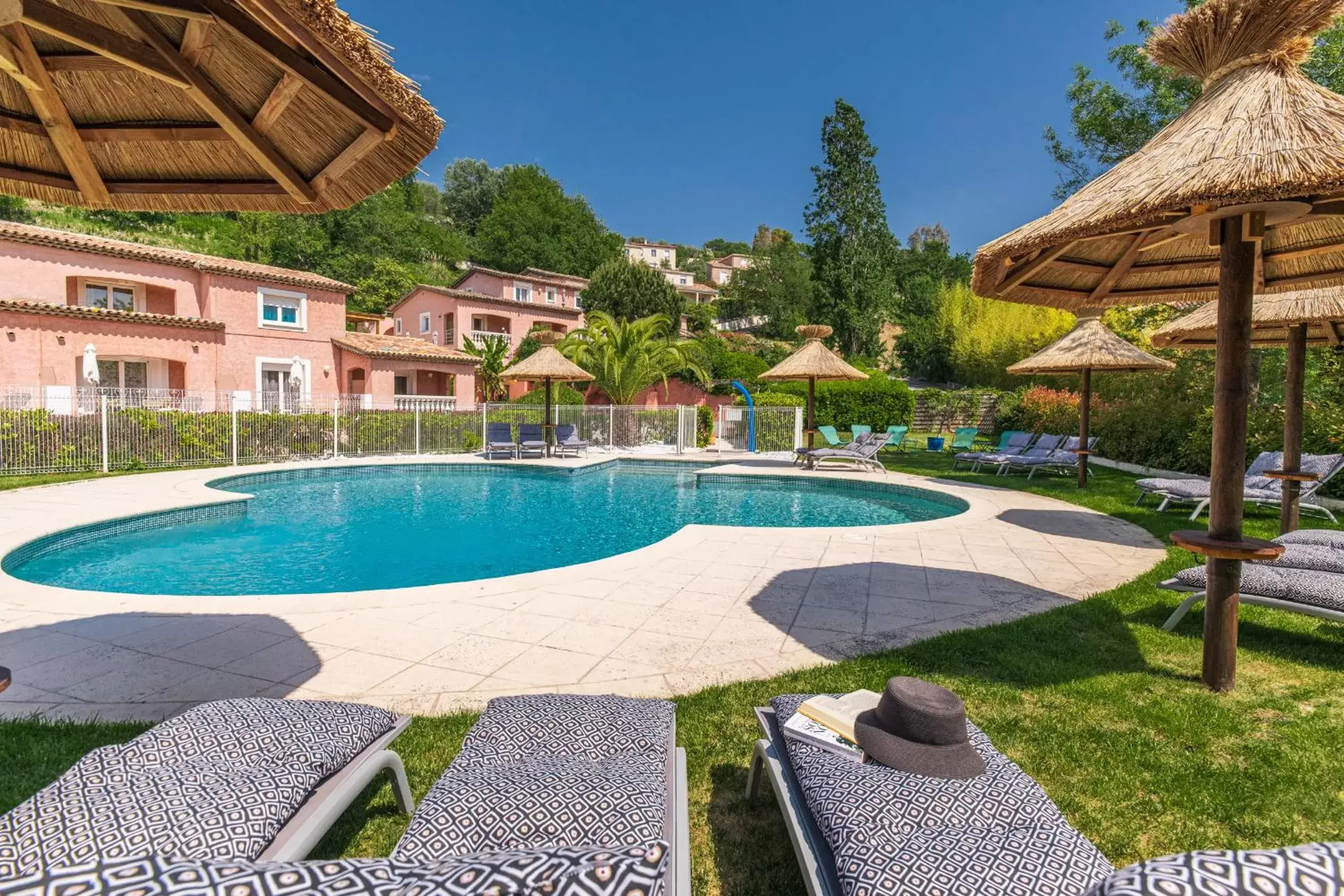 Swimming Pool in Les Bastides Saint Paul