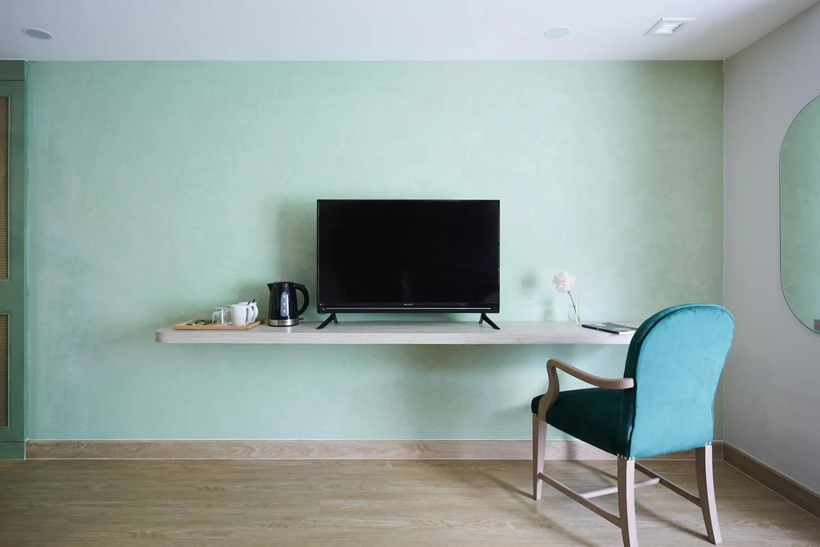 TV and multimedia in 56 Surawong Hotel Bangkok