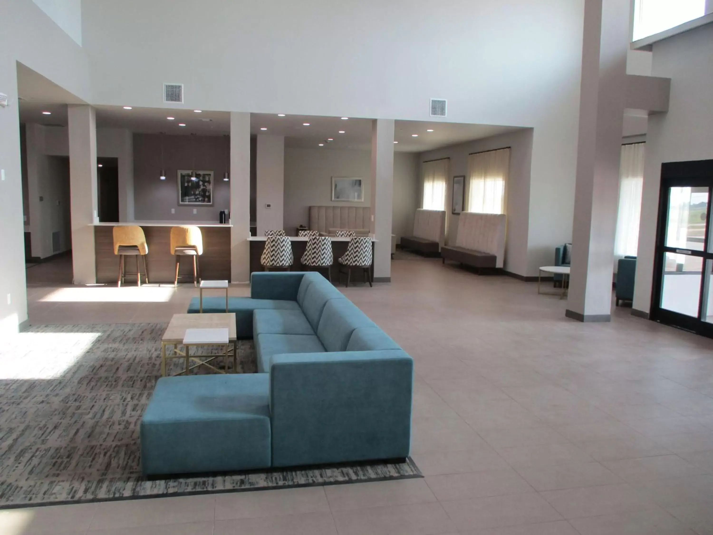 Lobby or reception, Seating Area in Best Western Plus Chickasha Inn