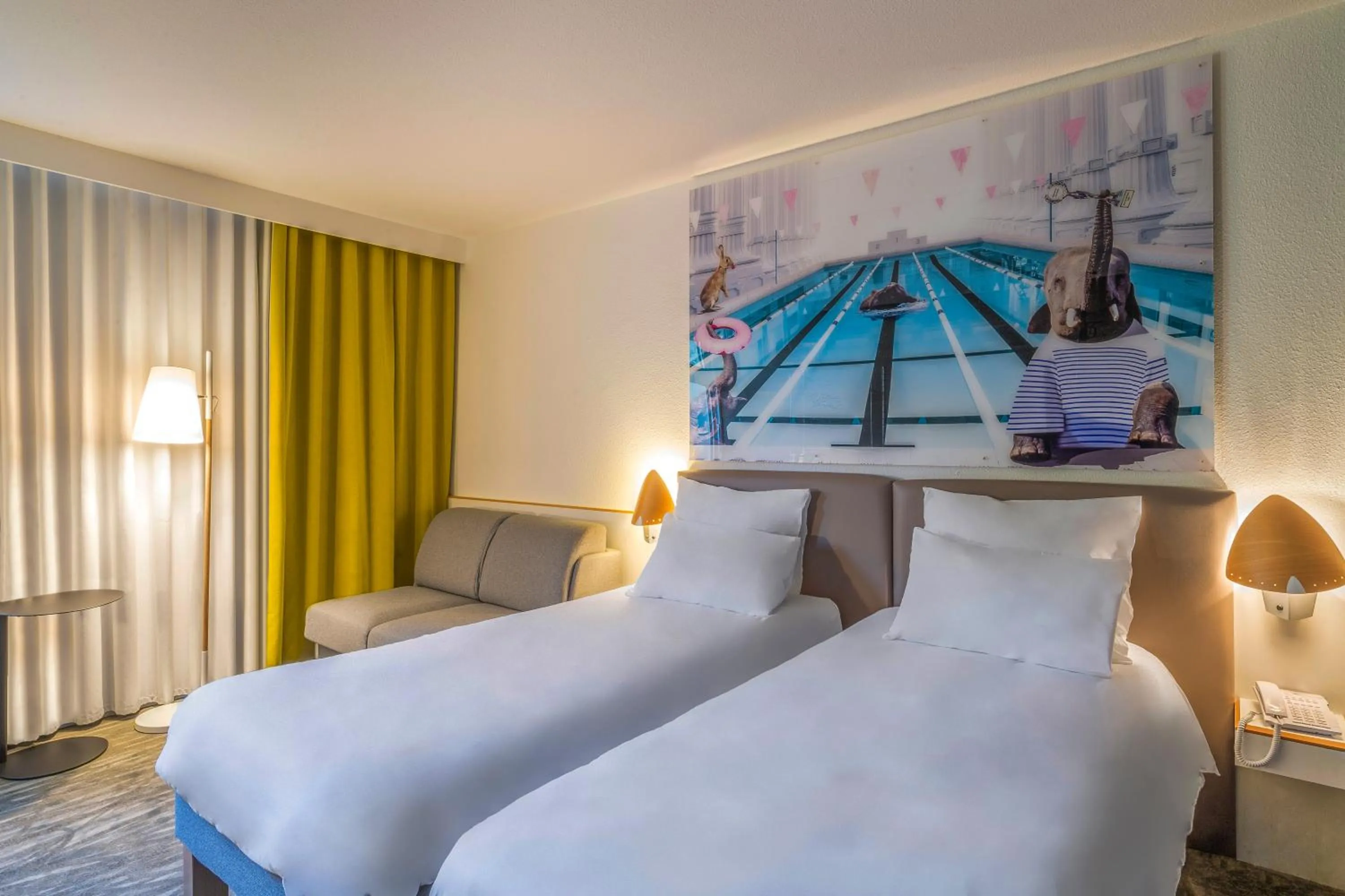 Bedroom, Bed in Novotel Paris Créteil Le Lac