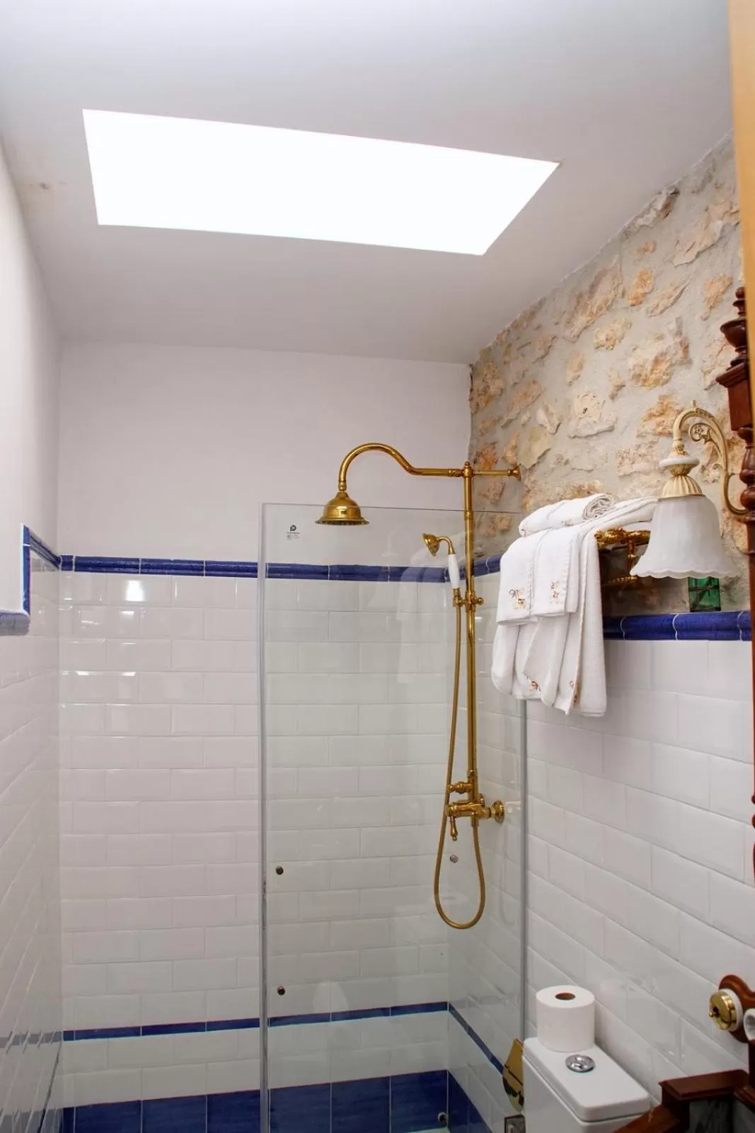 Bathroom in Sitges Royal Rooms