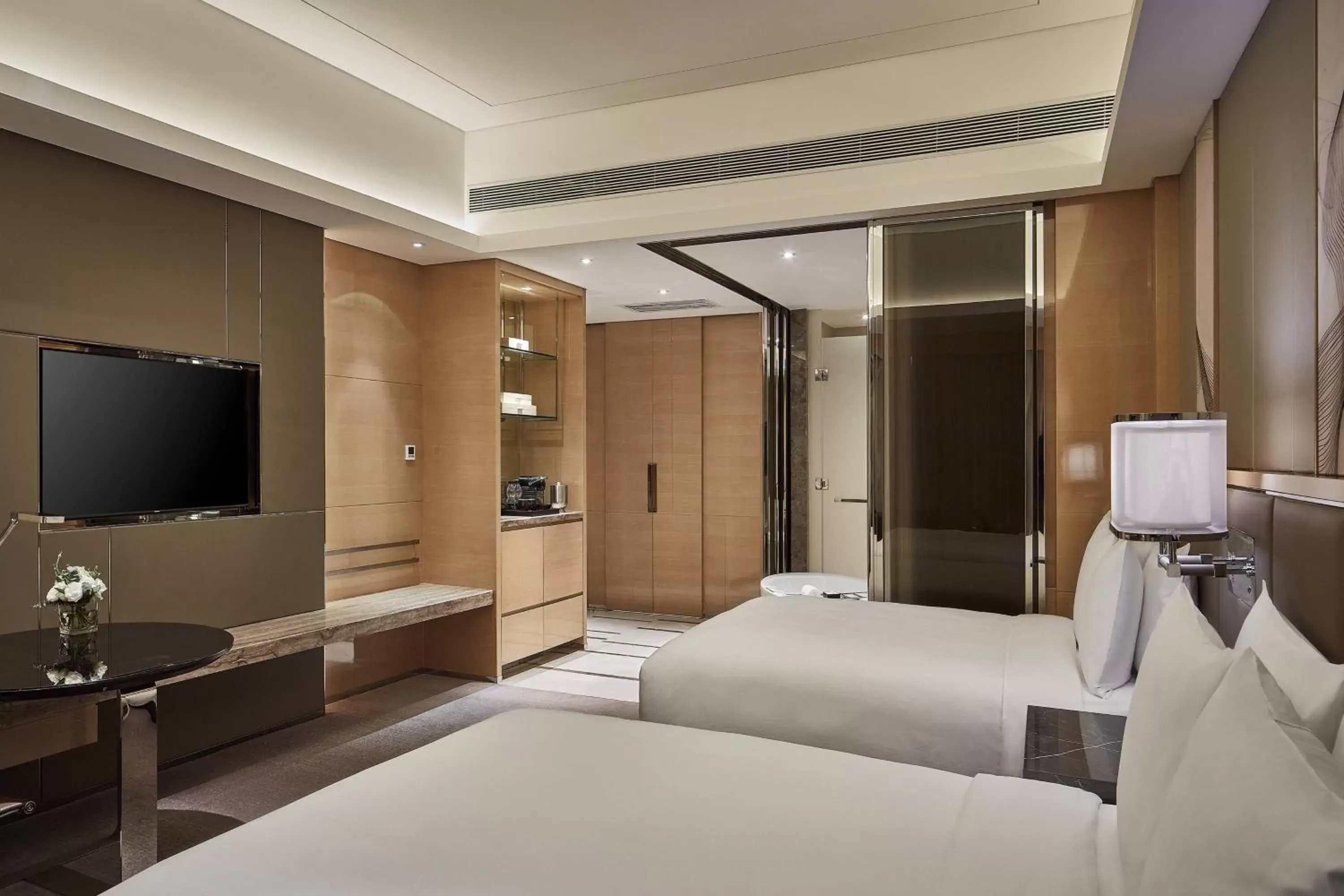 Photo of the whole room, Bed in JW Marriott Hotel Chengdu