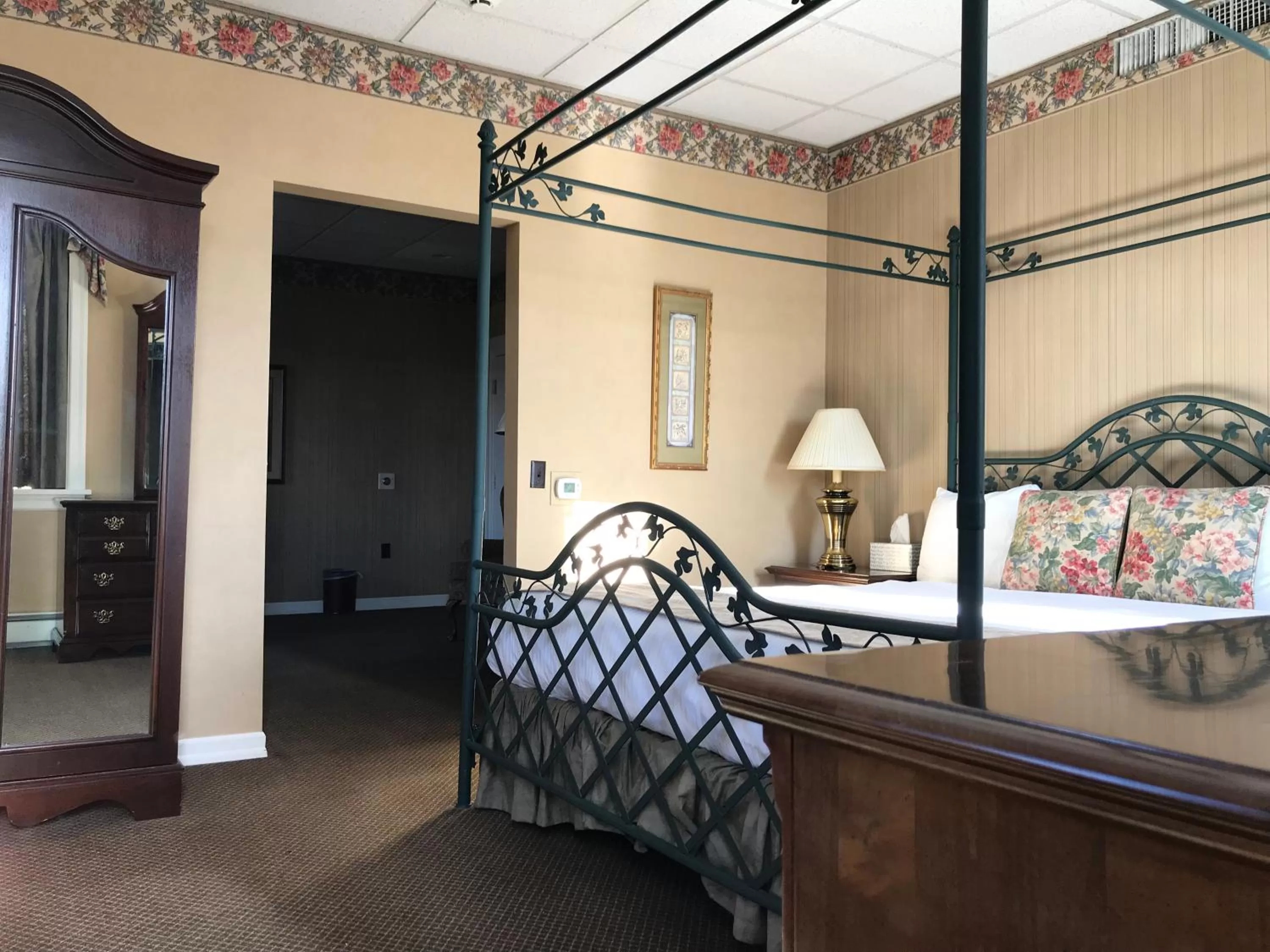 Bed in Waynebrook Inn