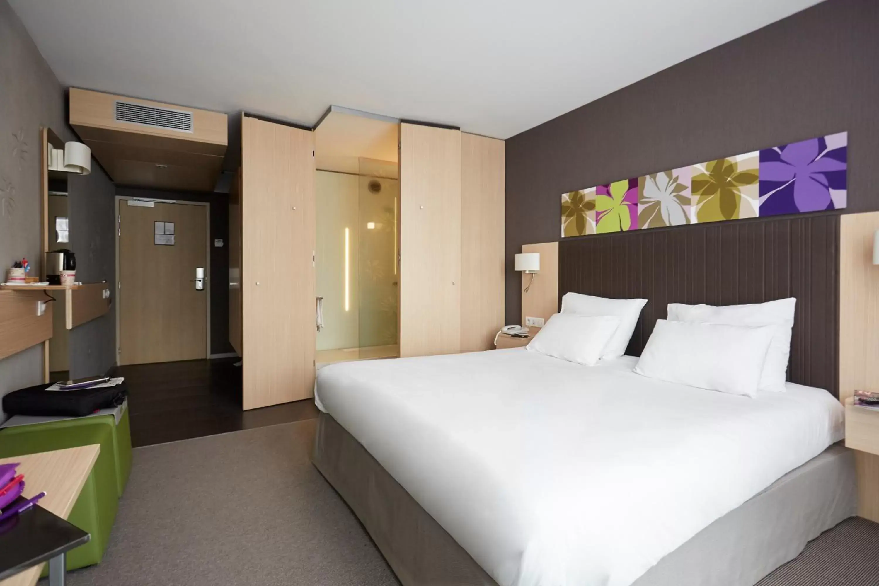 Bedroom, Bed in Mercure Valenciennes Centre