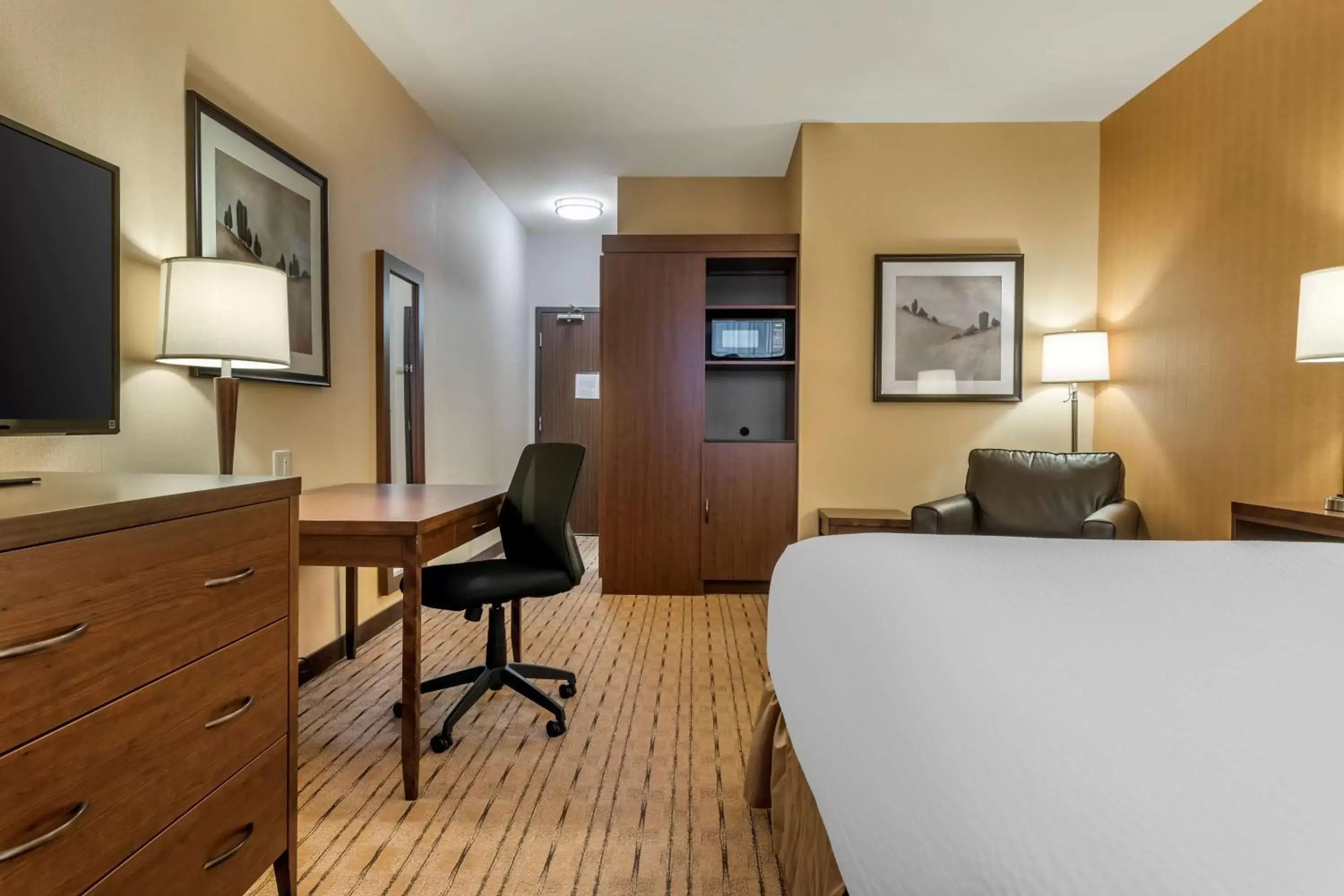 Bedroom, Seating Area in Best Western Plus, Bathurst Hotel & Suites