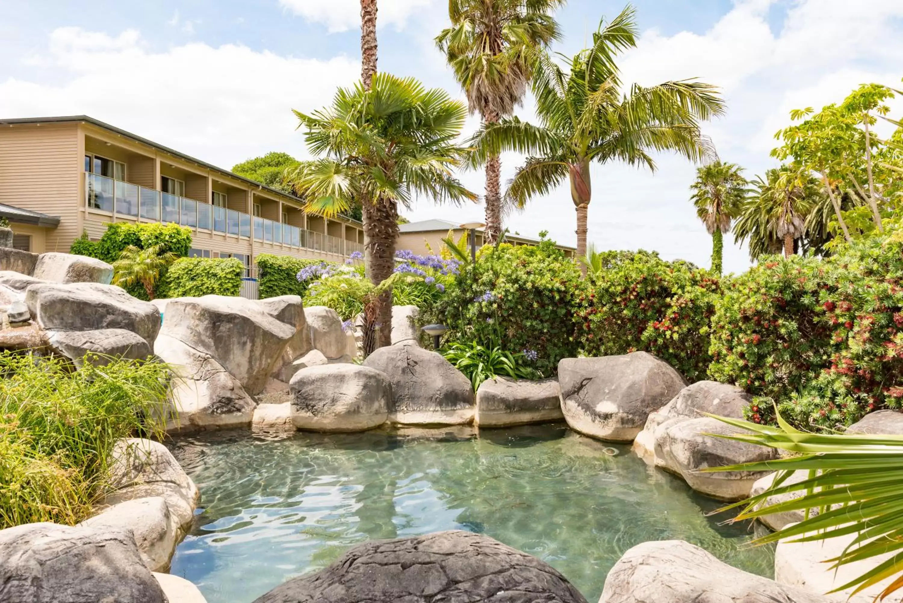 Swimming pool in Copthorne Hotel & Resort Bay Of Islands Swimming pool in Copthorne Hotel & Resort Bay Of Islands