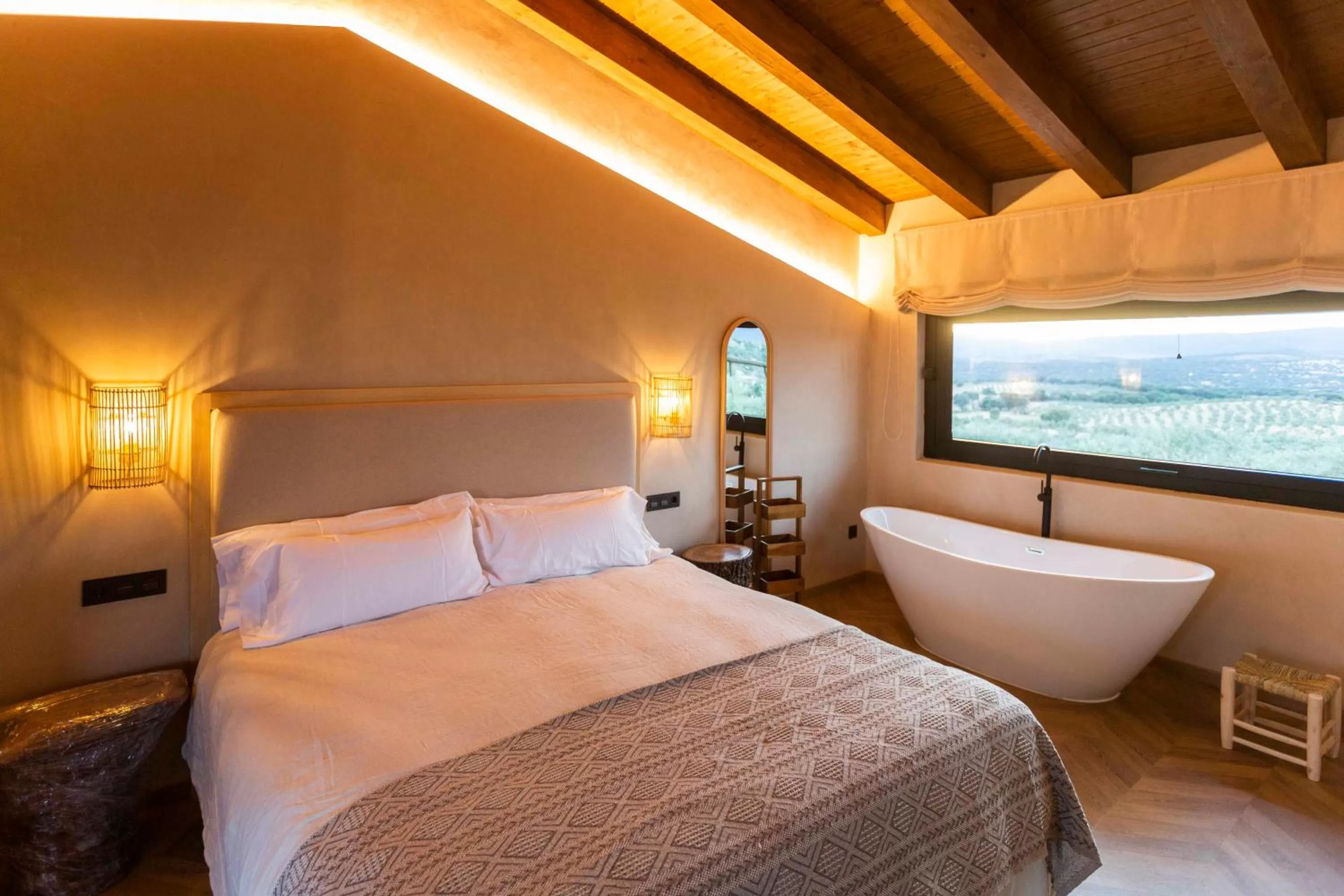 Photo of the whole room, Bed in Hábitat Cigüeña Negra