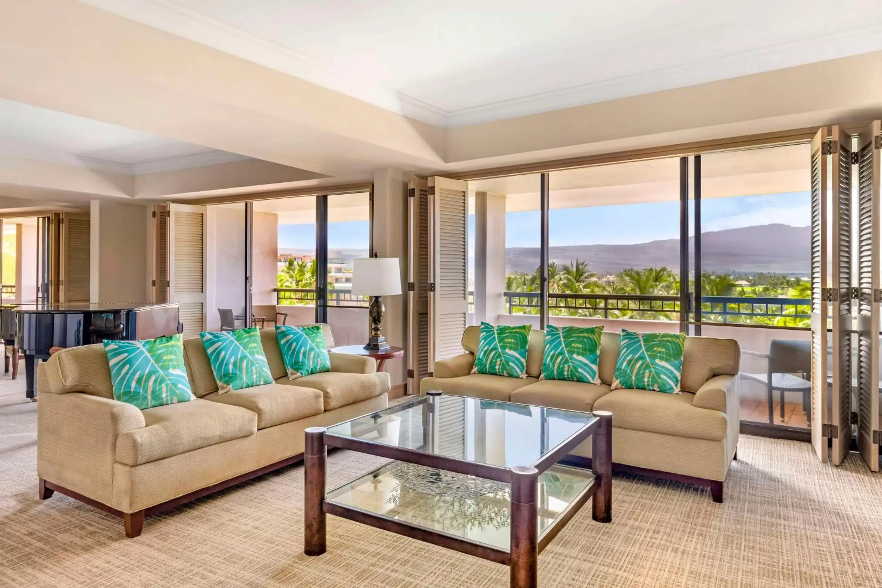 Living room, Seating Area in Hilton Grand Vacations Club Ocean Tower Waikoloa Village