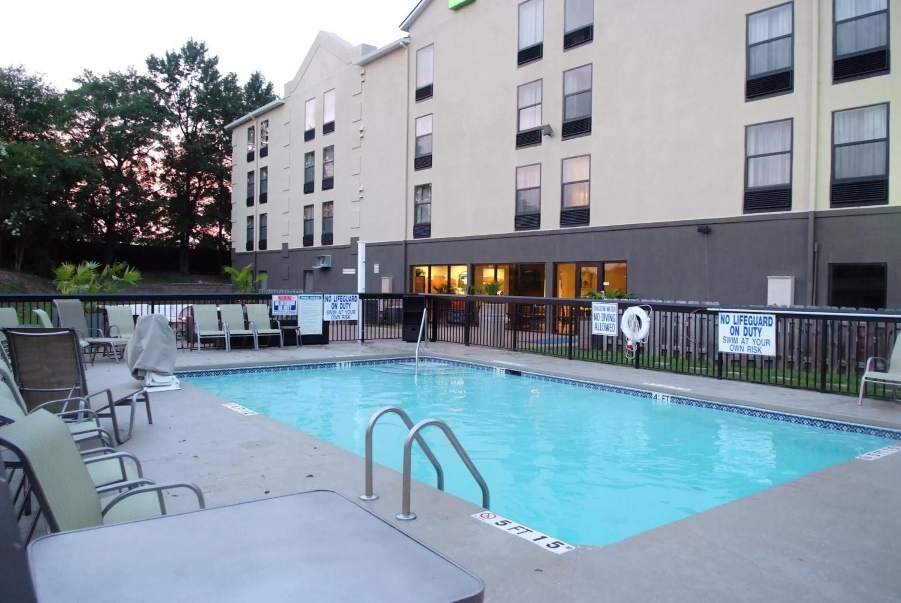 Swimming pool in Holiday Inn Express Hotel & Suites Blythewood by IHG