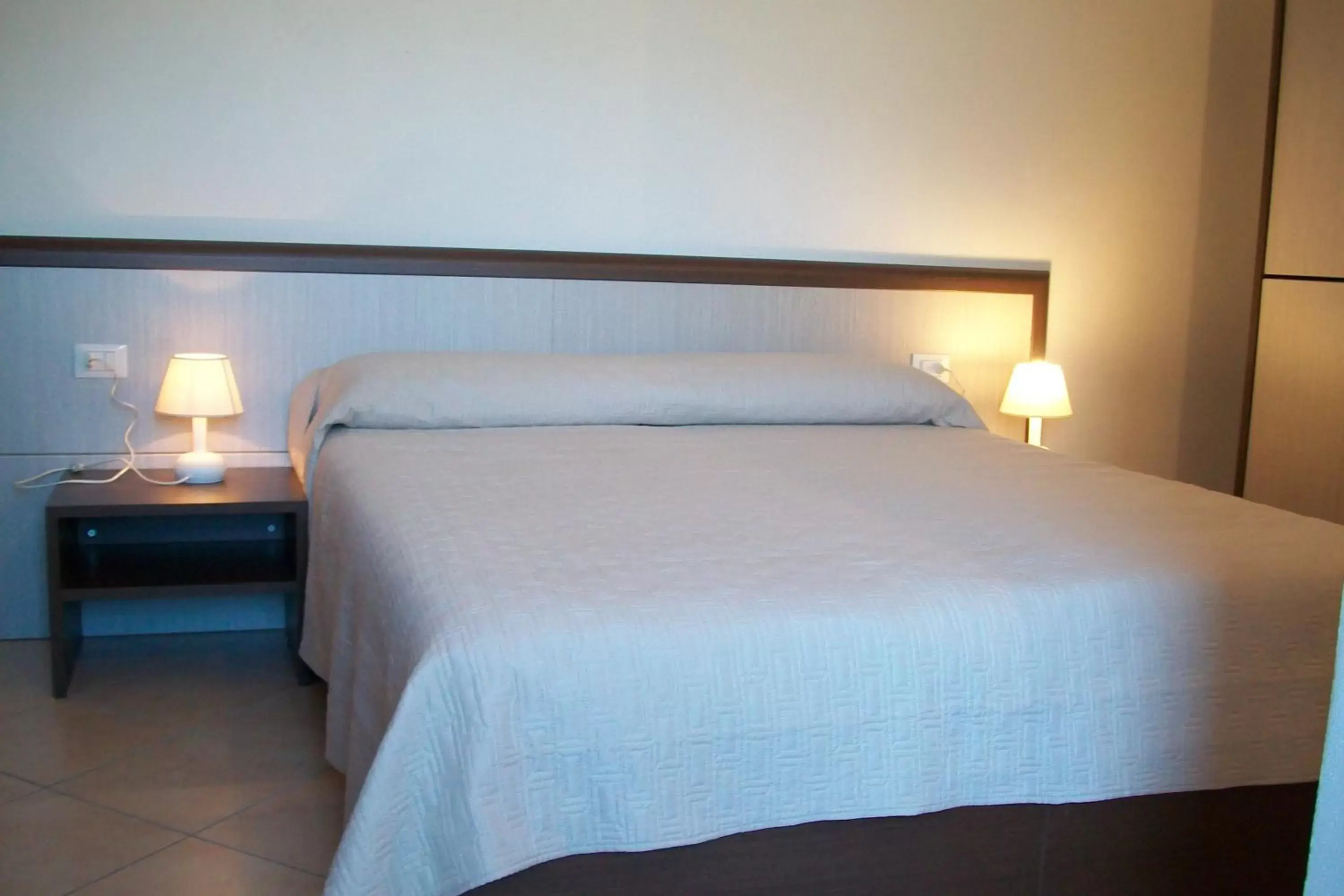 Bedroom, Bed in Domo - Guest-House Il Nespolo Fiorito
