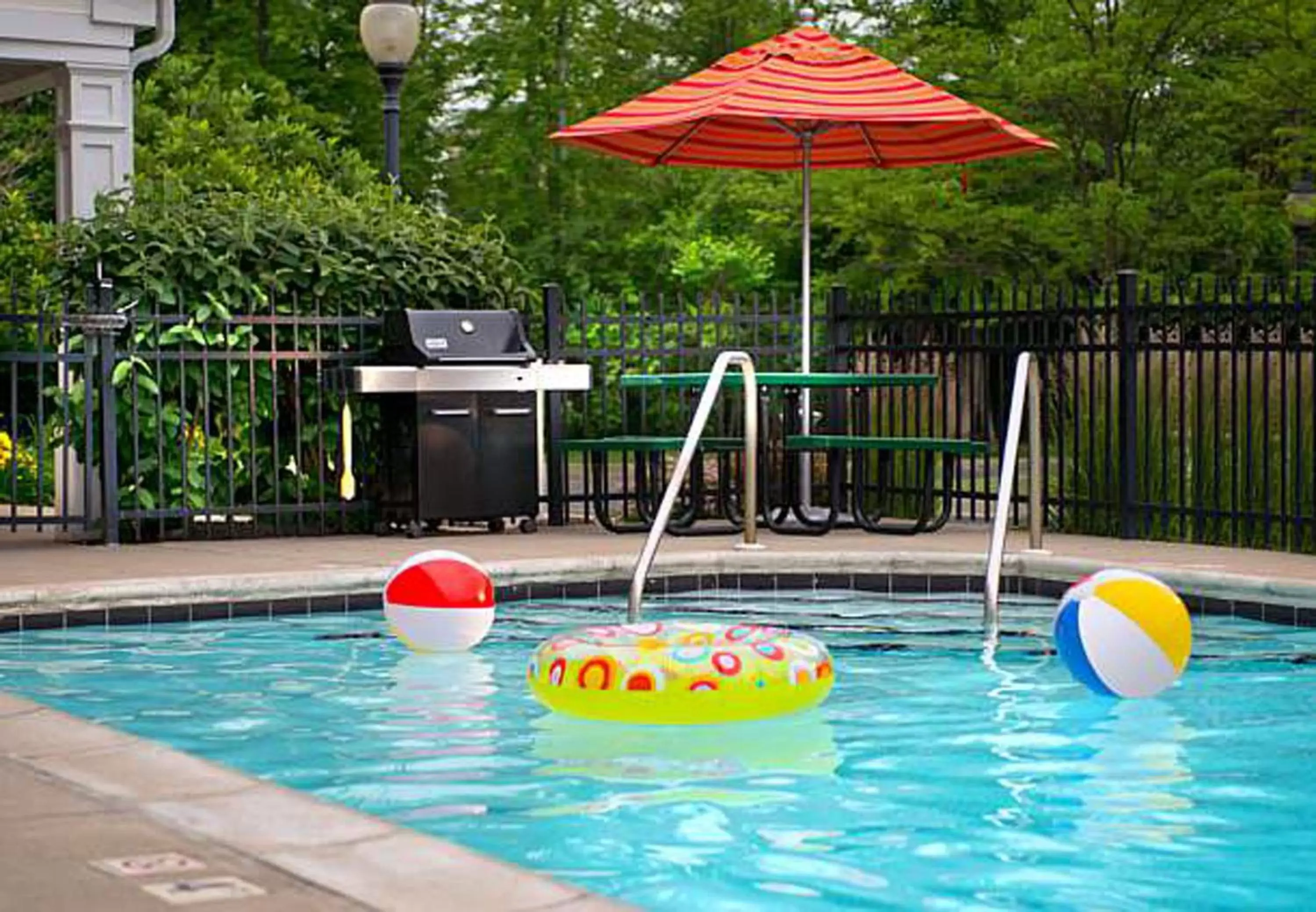 Swimming Pool in Hawthorn Suites by Wyndham Cincinnati Northeast/Mason