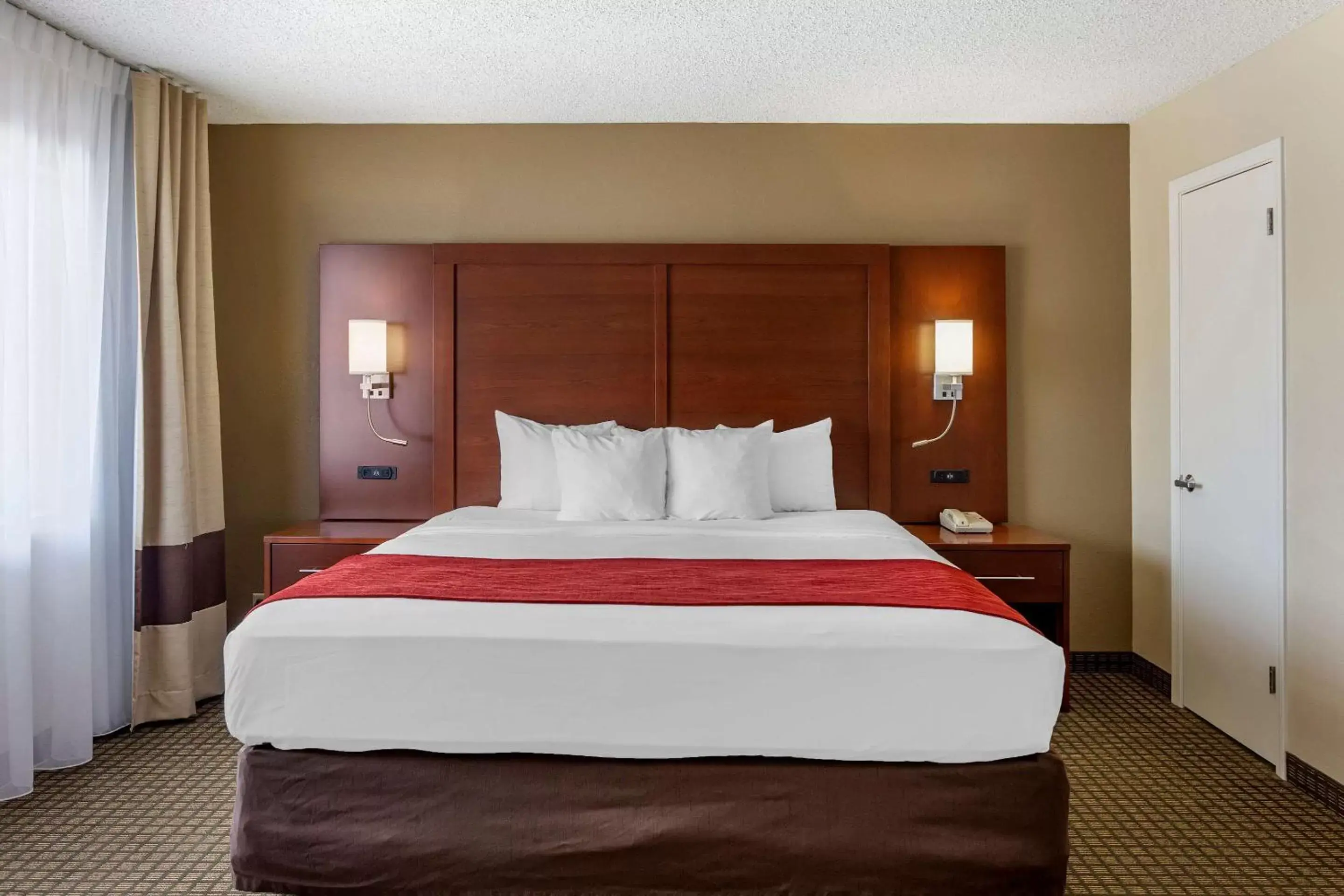 Bedroom, Bed in Comfort Inn & Suites Rochelle