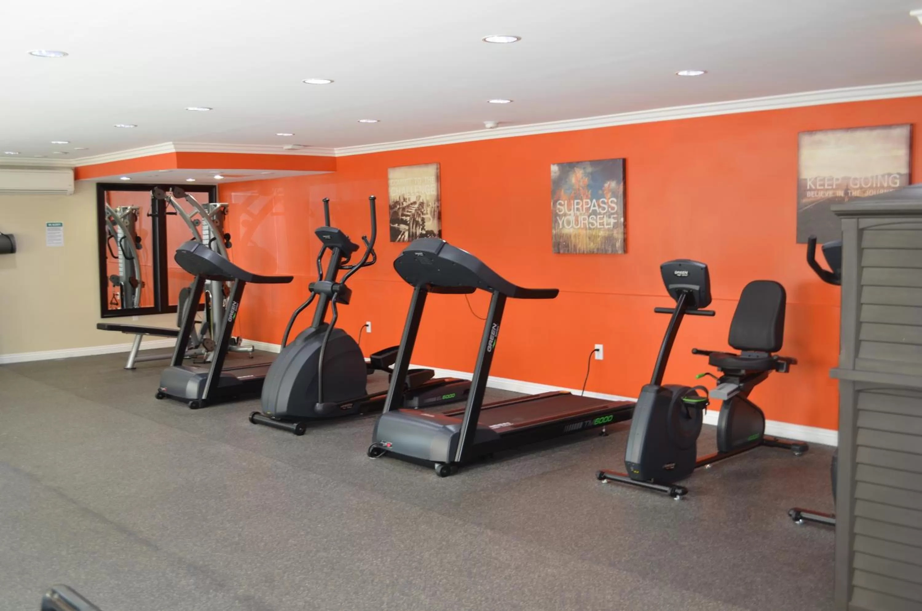 Fitness centre/facilities in Best Western Plus LA Mid-Town Hotel