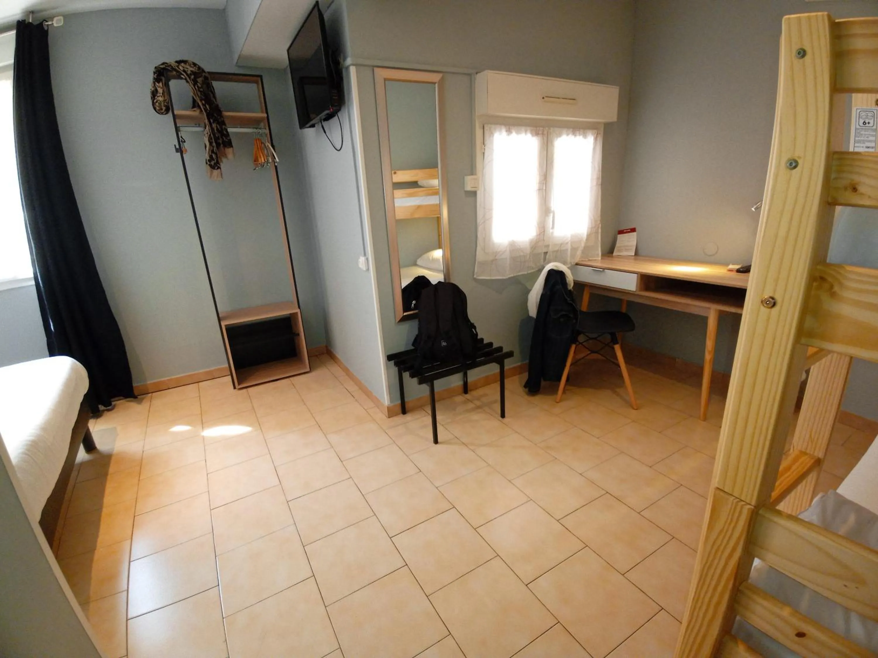 Photo of the whole room in Hotel Astoria