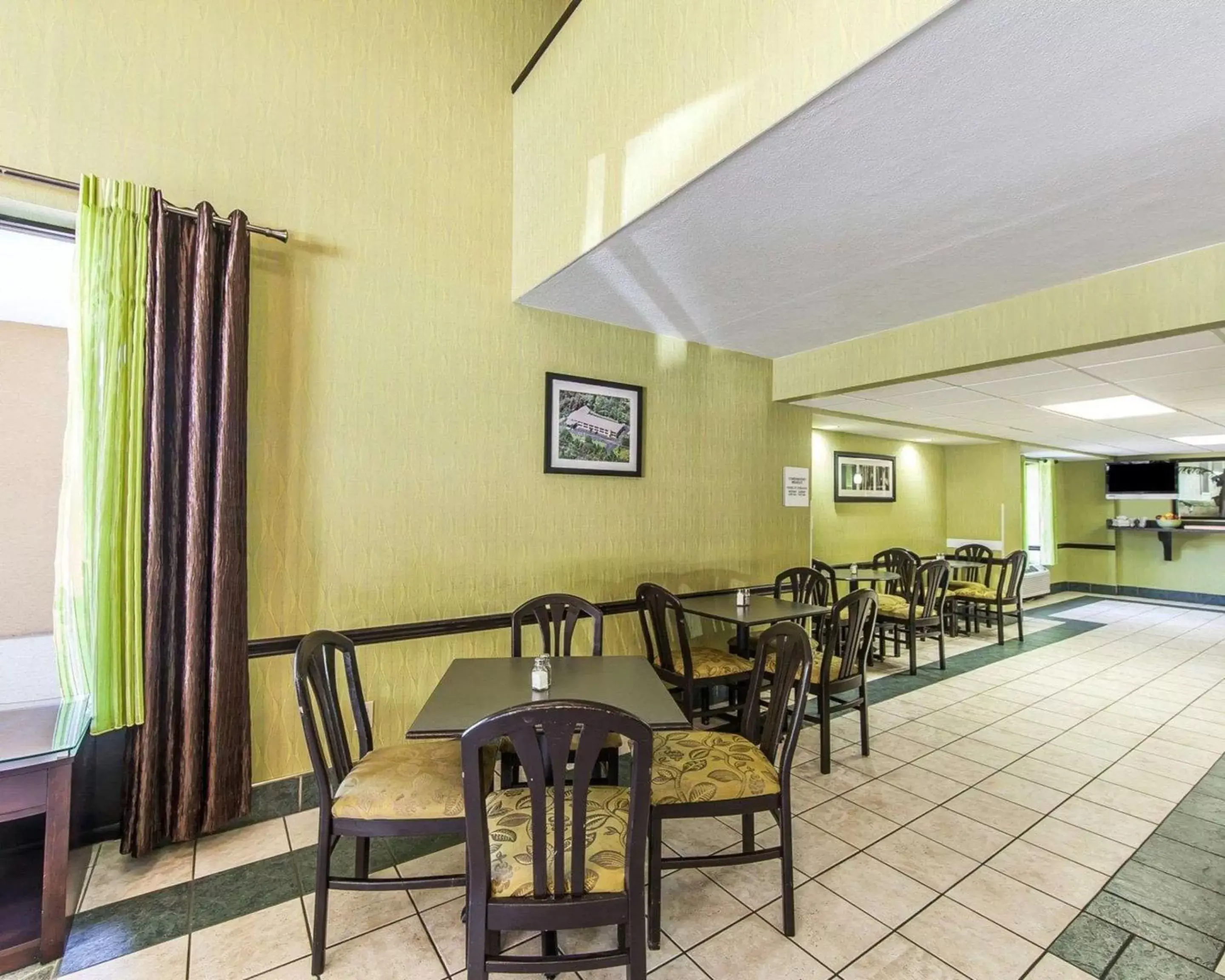 Restaurant/Places to Eat in Quality Inn West - Sweetwater