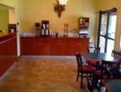 Restaurant/Places to Eat in Knights Inn Charleston West Virginia