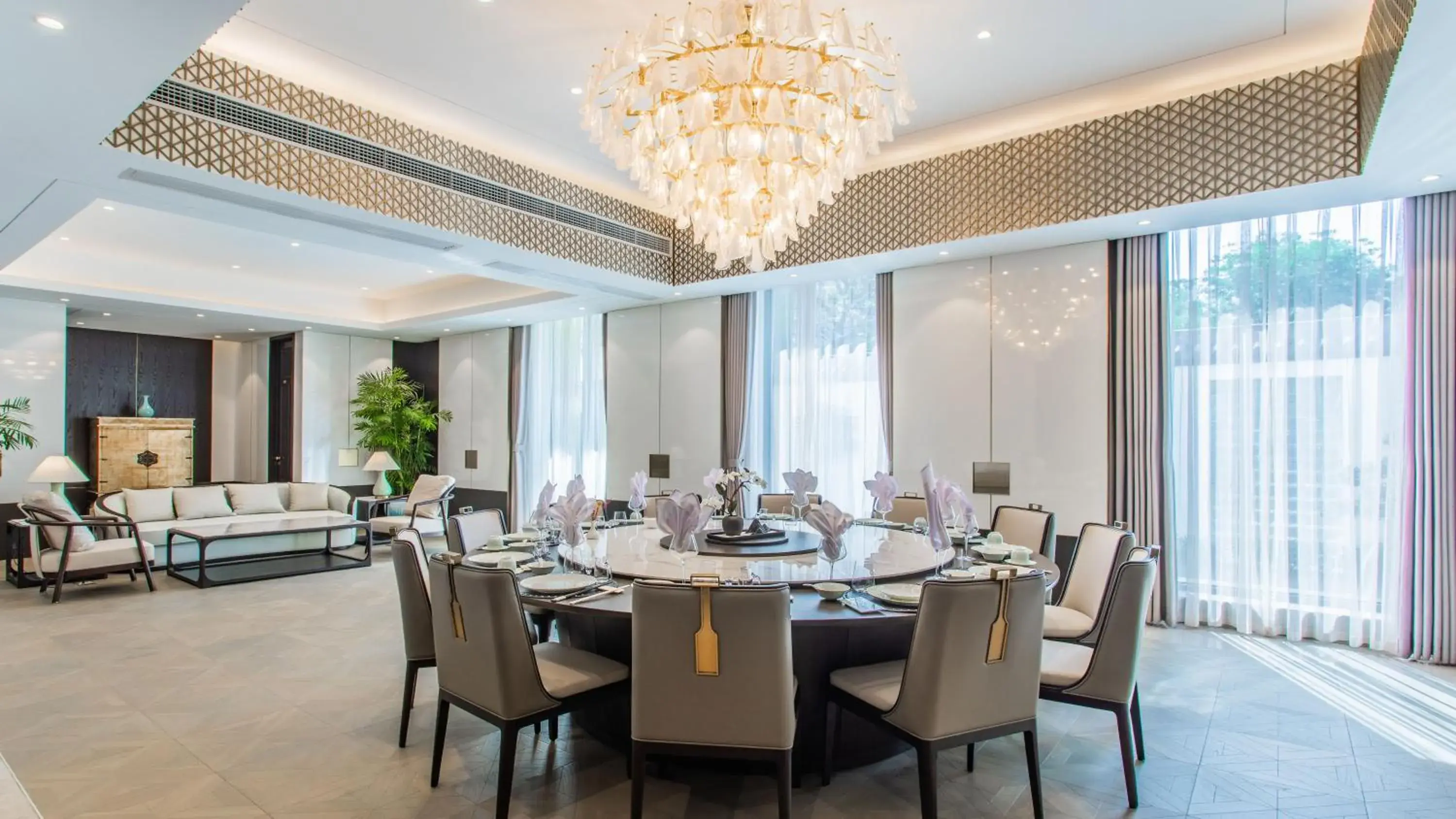 Restaurant/Places to Eat in Crowne Plaza Zhengzhou, an IHG Hotel