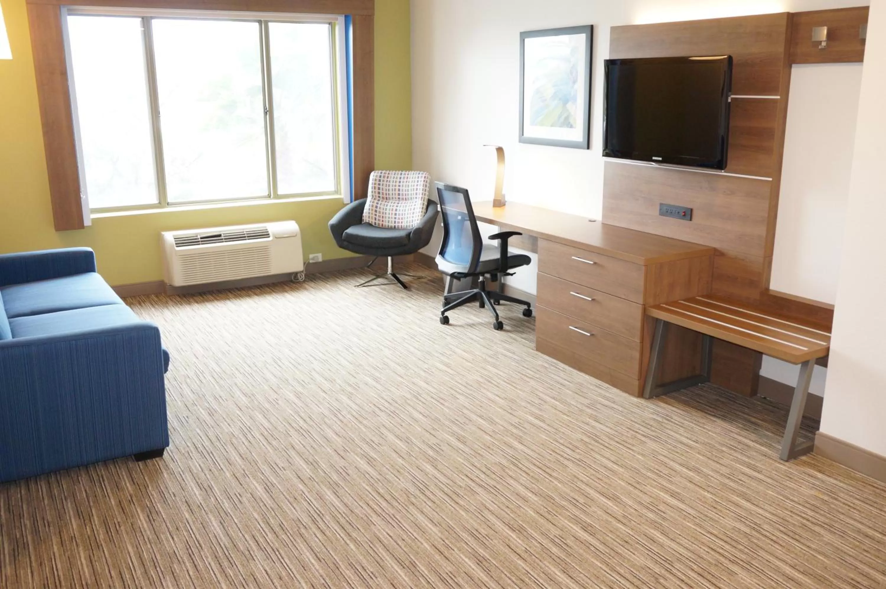 Photo of the whole room in Holiday Inn Express Fremont - Milpitas Central by IHG