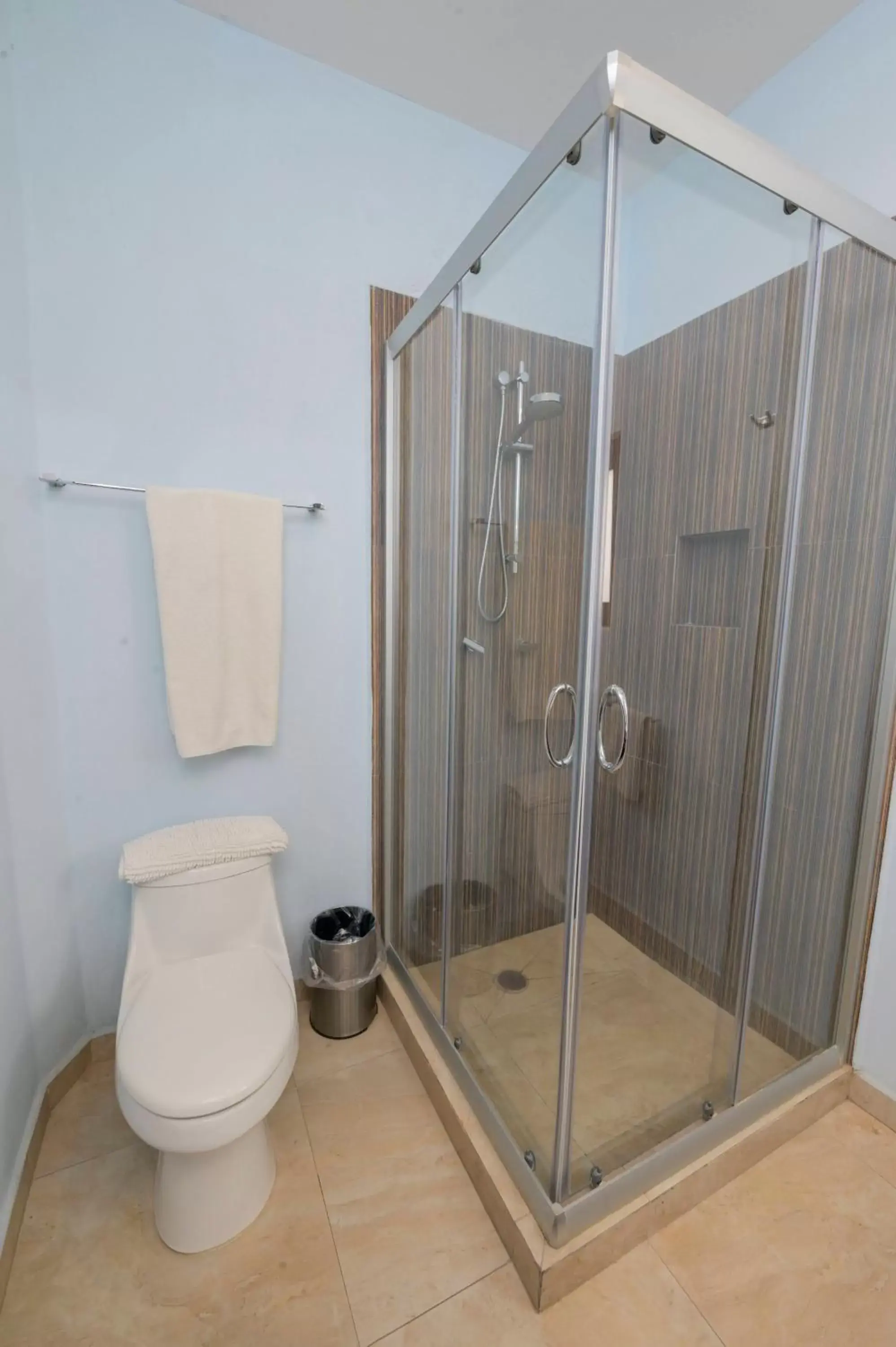 Shower, Bathroom in Suites de La Parra