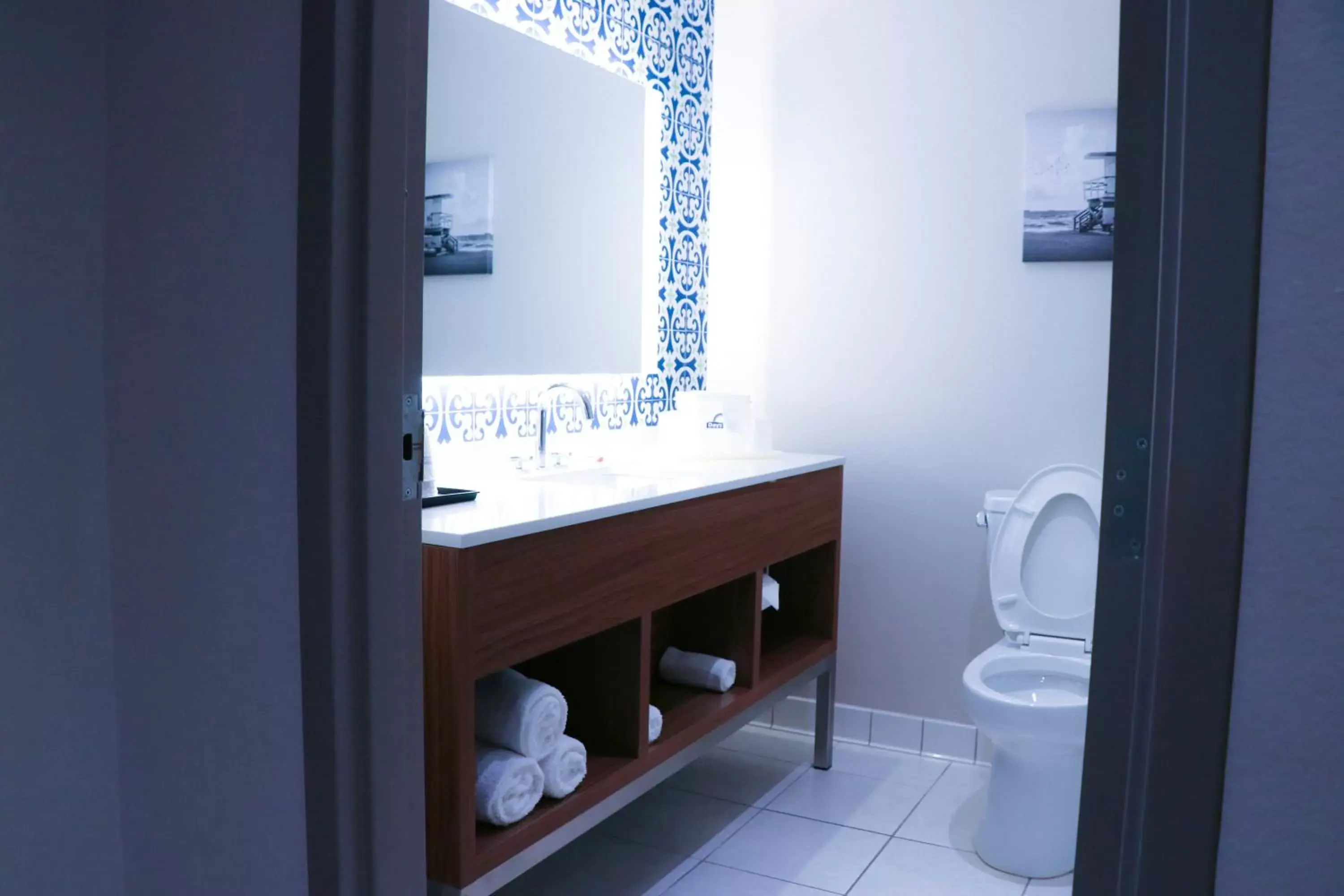 Bathroom in Days Inn & Suites by Wyndham Fort Myers Near JetBlue Park