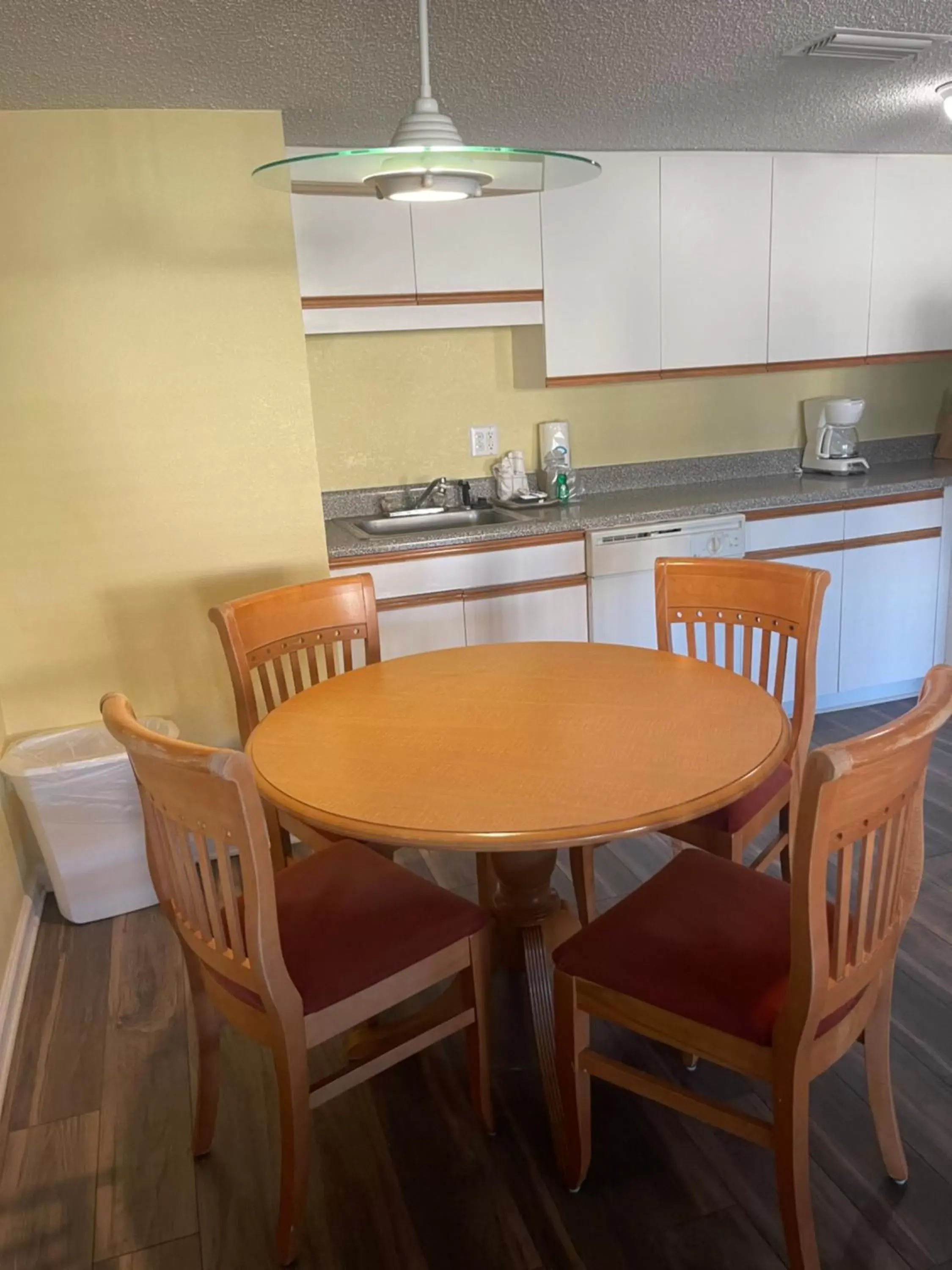 Kitchen/Kitchenette in Club Destin Condos