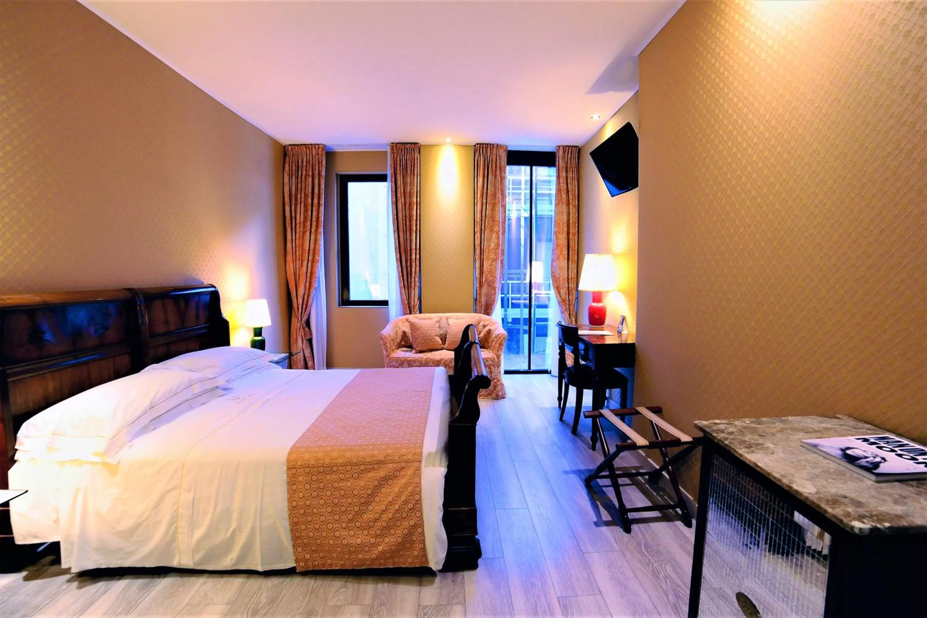 Bedroom, Bed in Hotel Pierre Milano