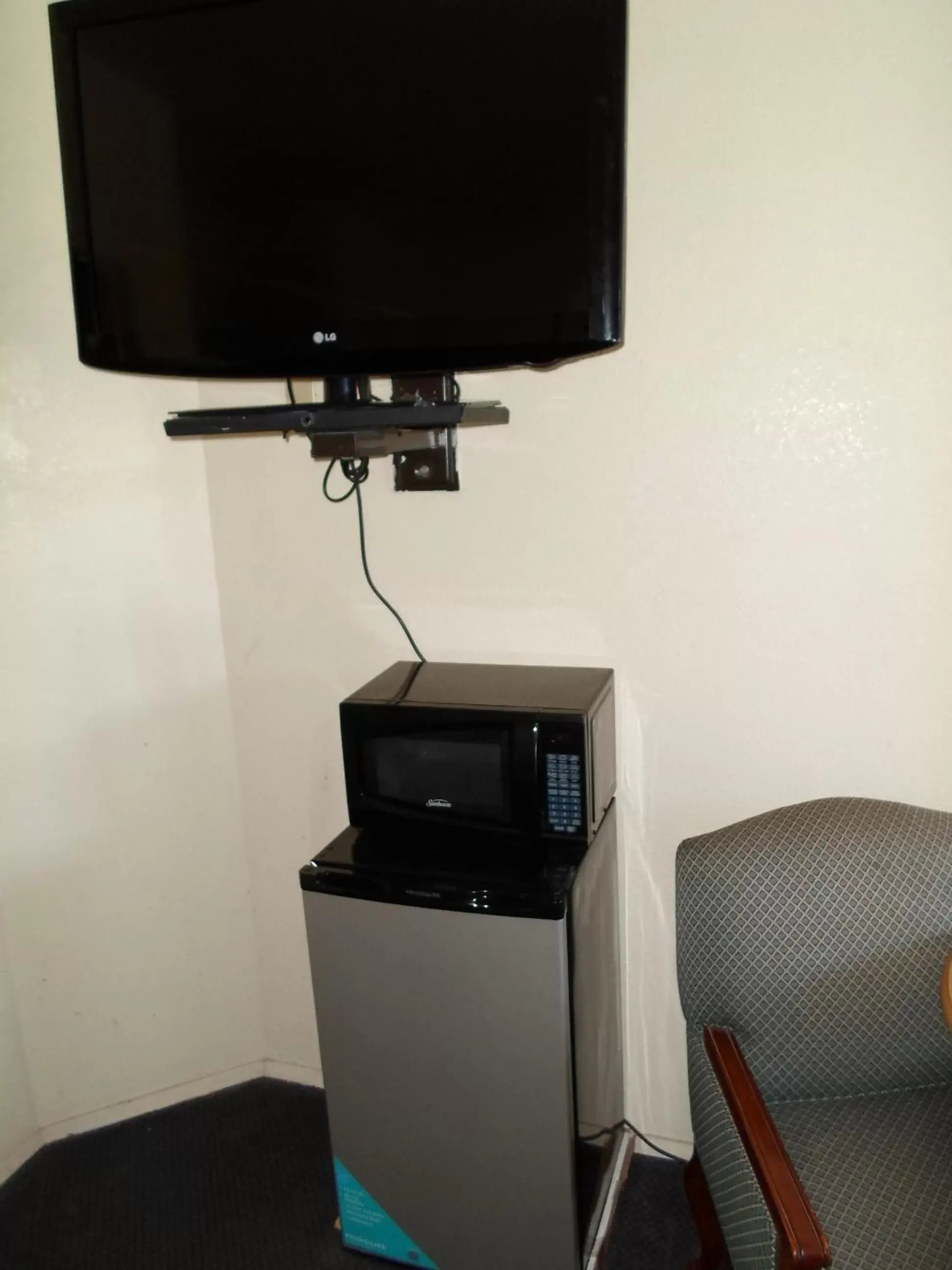 TV and multimedia, TV/Entertainment Center in Budget Inn Morgan Hill