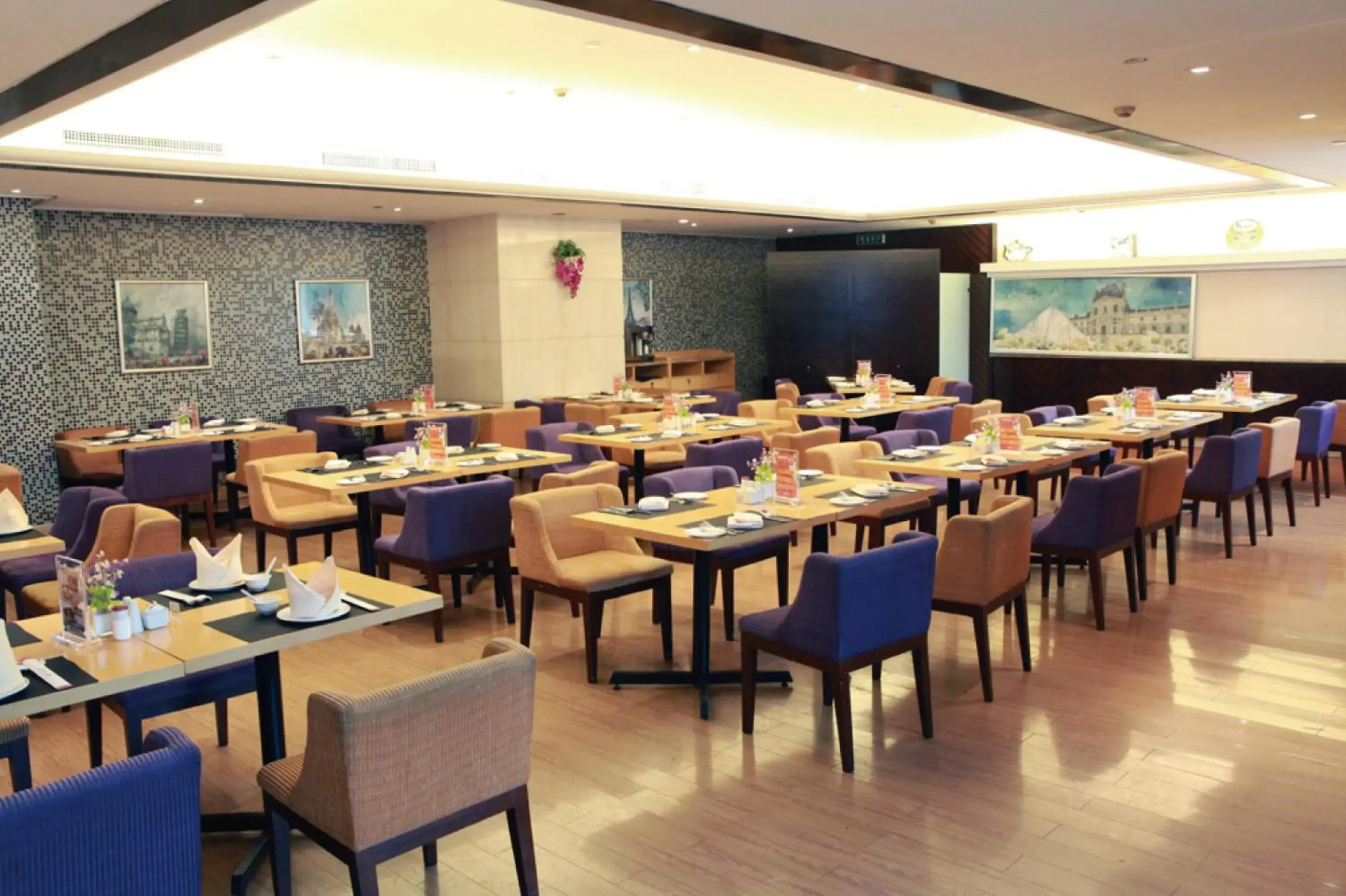 Restaurant/Places to Eat in Merry Hotel Shanghai