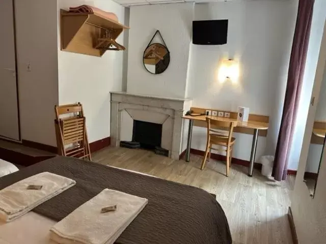 Photo of the whole room, Seating Area in Hôtel de Lyon