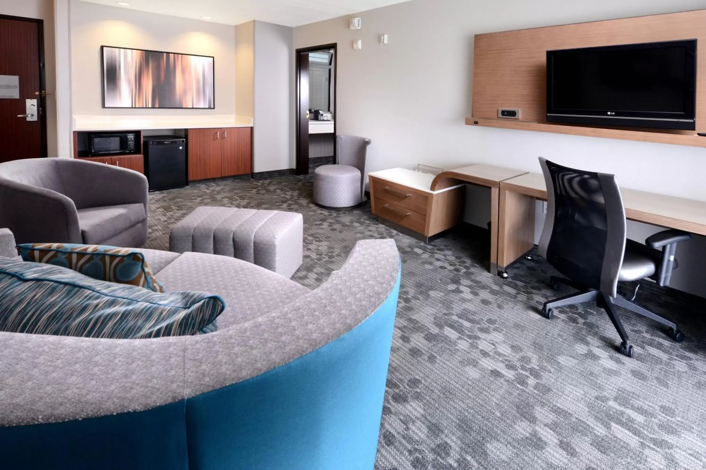 Living room, Seating Area in Courtyard by Marriott Houston Northwest