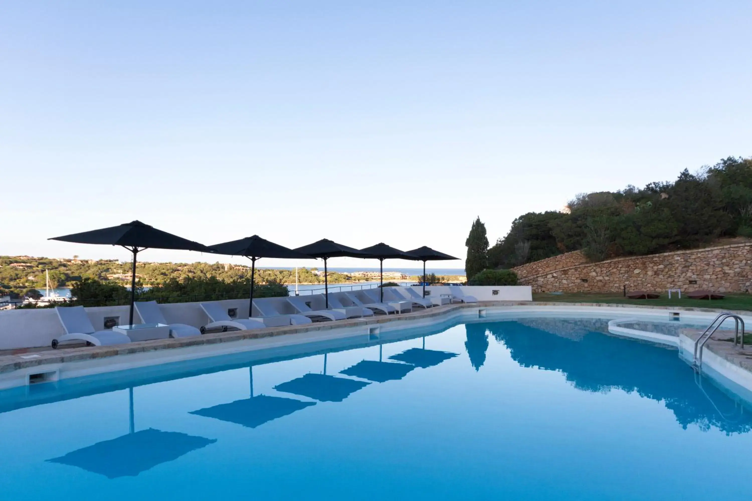 Swimming Pool in Hotel Luci Di La Muntagna