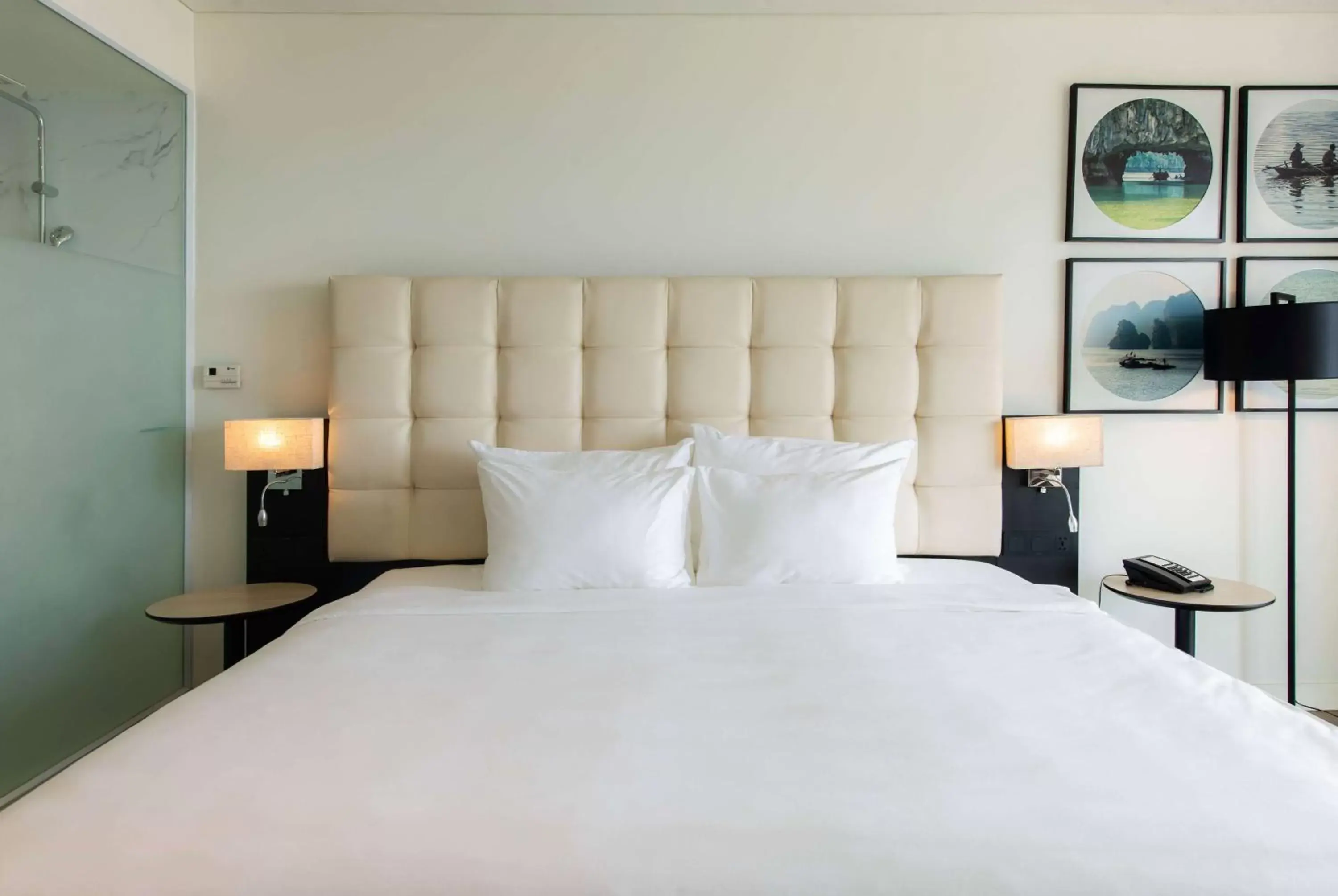 Photo of the whole room, Bed in Hotel Sol Halong, Trademark Collection by Wyndham