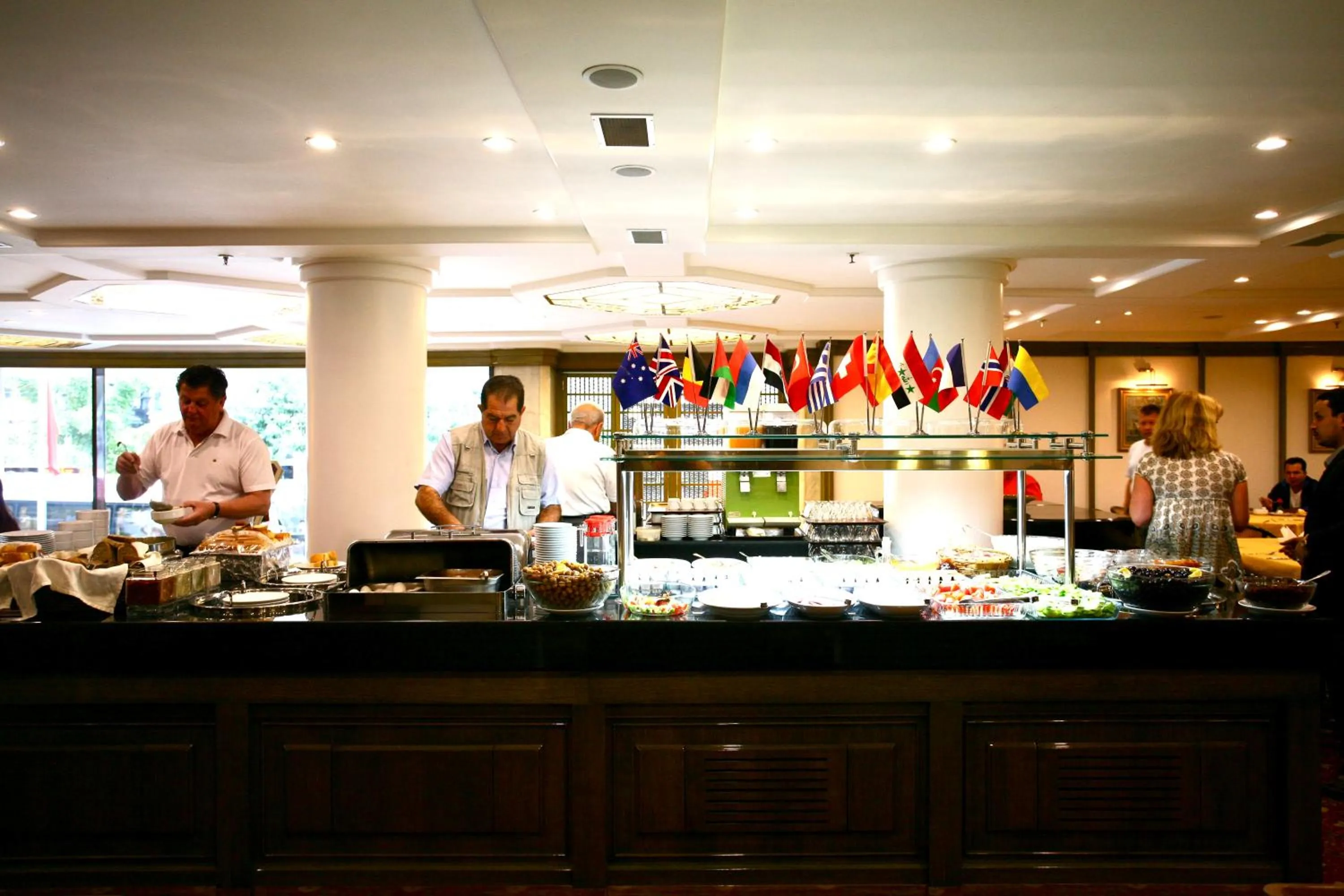 Restaurant/places to eat in Istanbul Royal Hotel