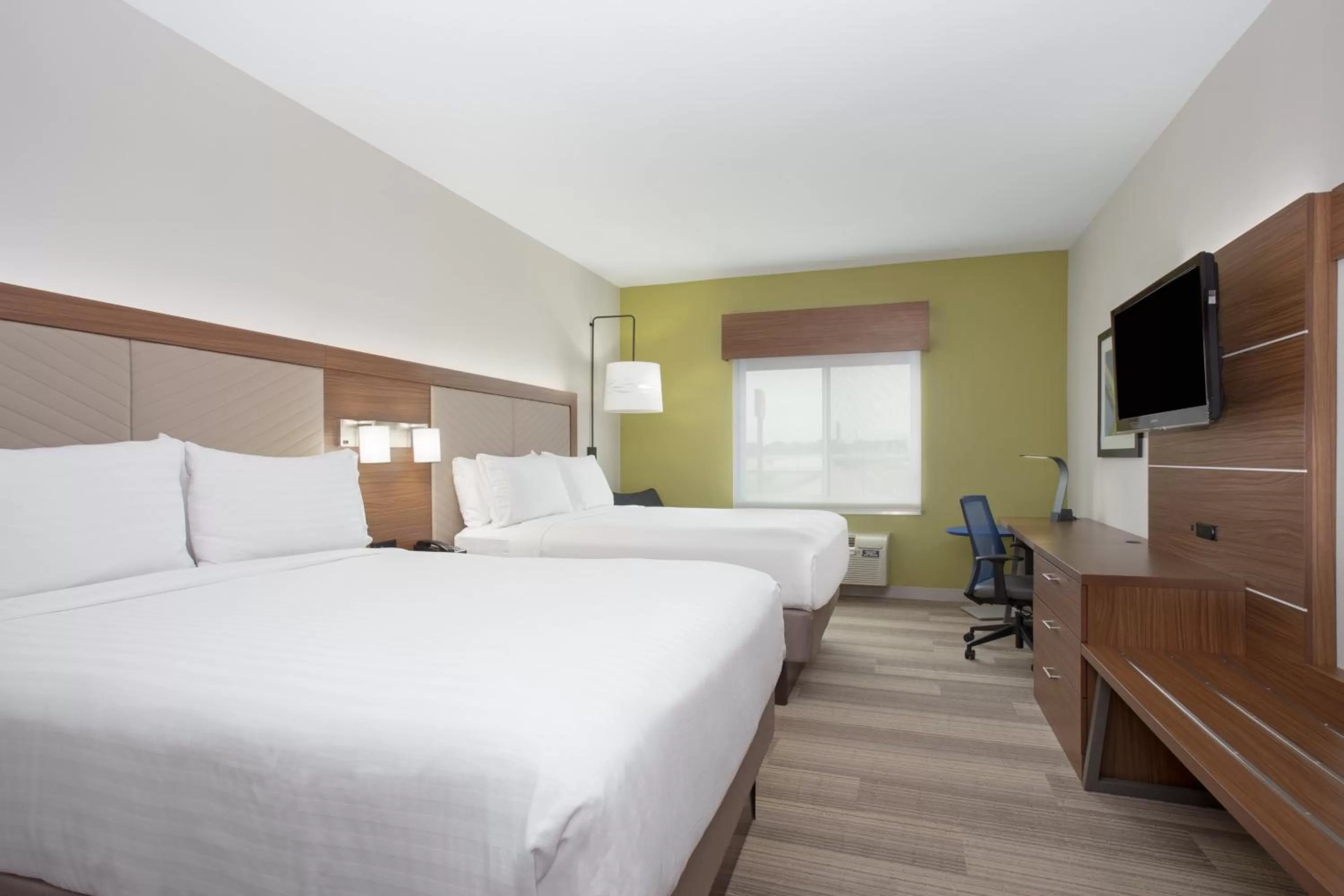 Photo of the whole room, Bed in Holiday Inn Express & Suites Amarillo by IHG