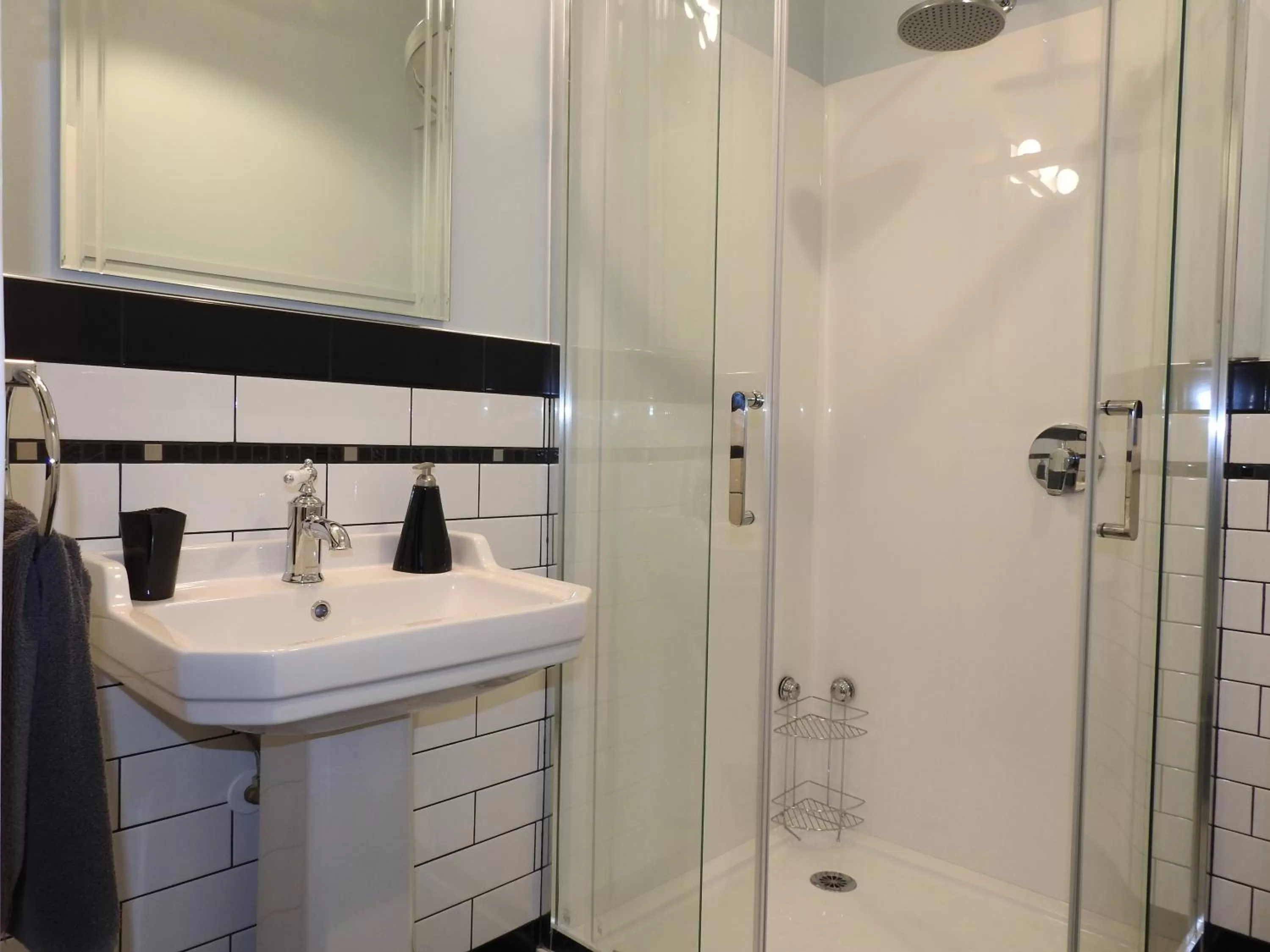 Shower in Gardner Court Motel