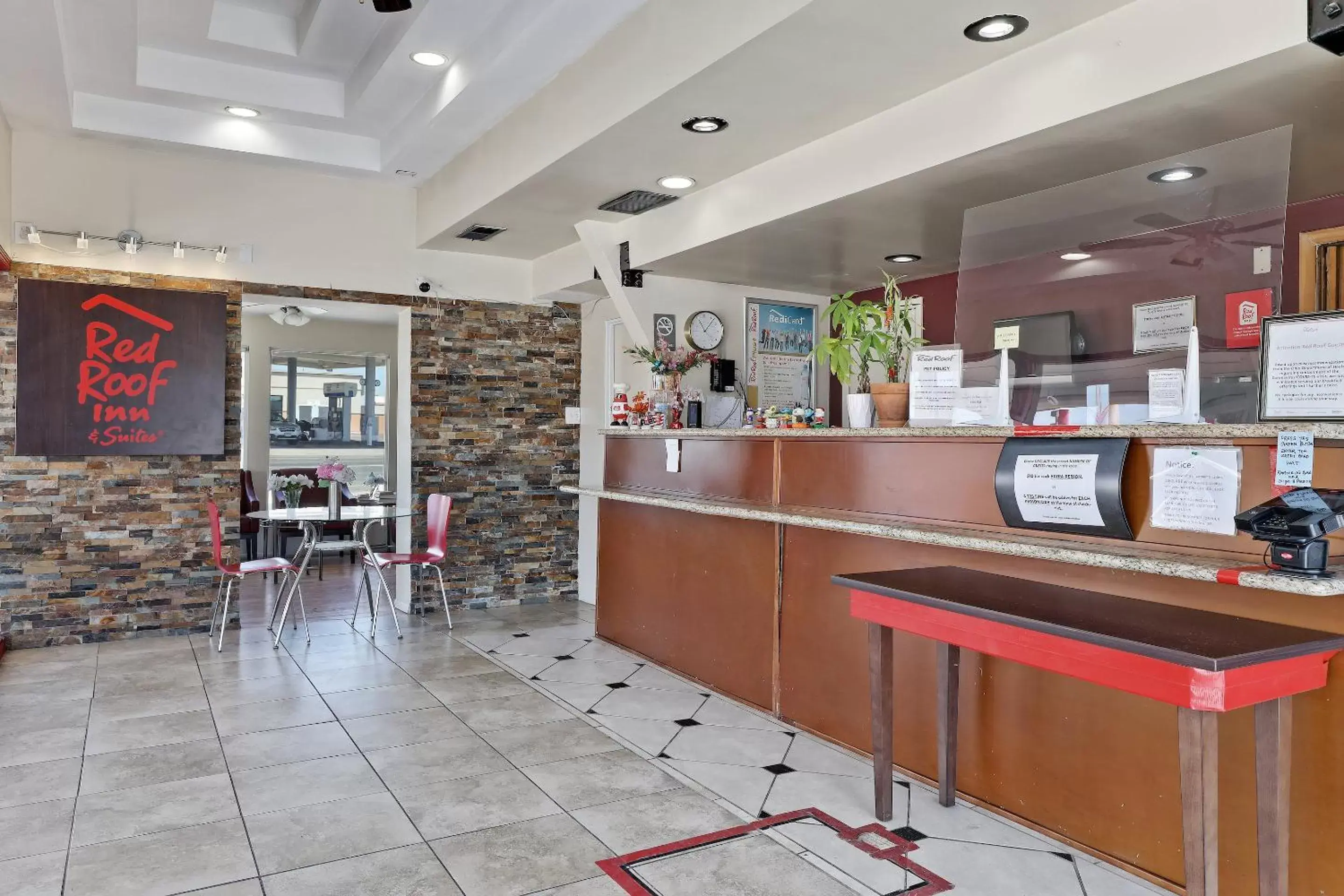 Lobby or reception in Red Roof Inn Needles