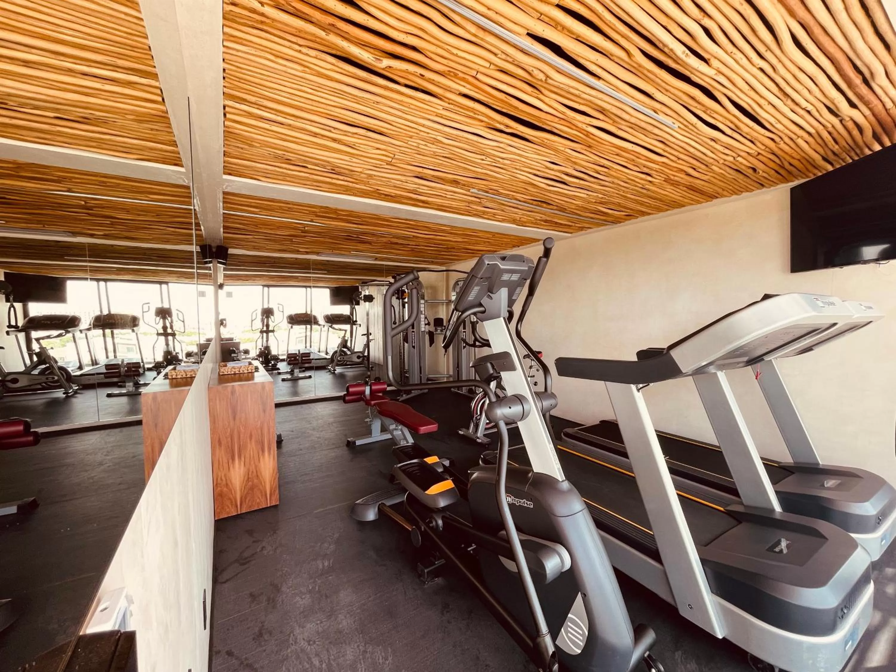 Fitness centre/facilities in Hive Cancun by G Hotels