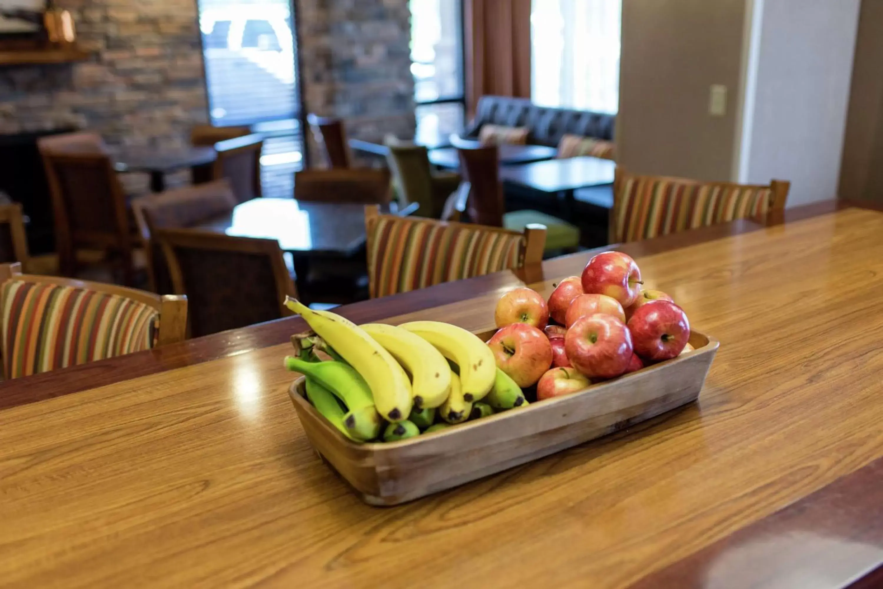 Dining area in Hampton Inn Caryville-I-75/Cove Lake-State Park