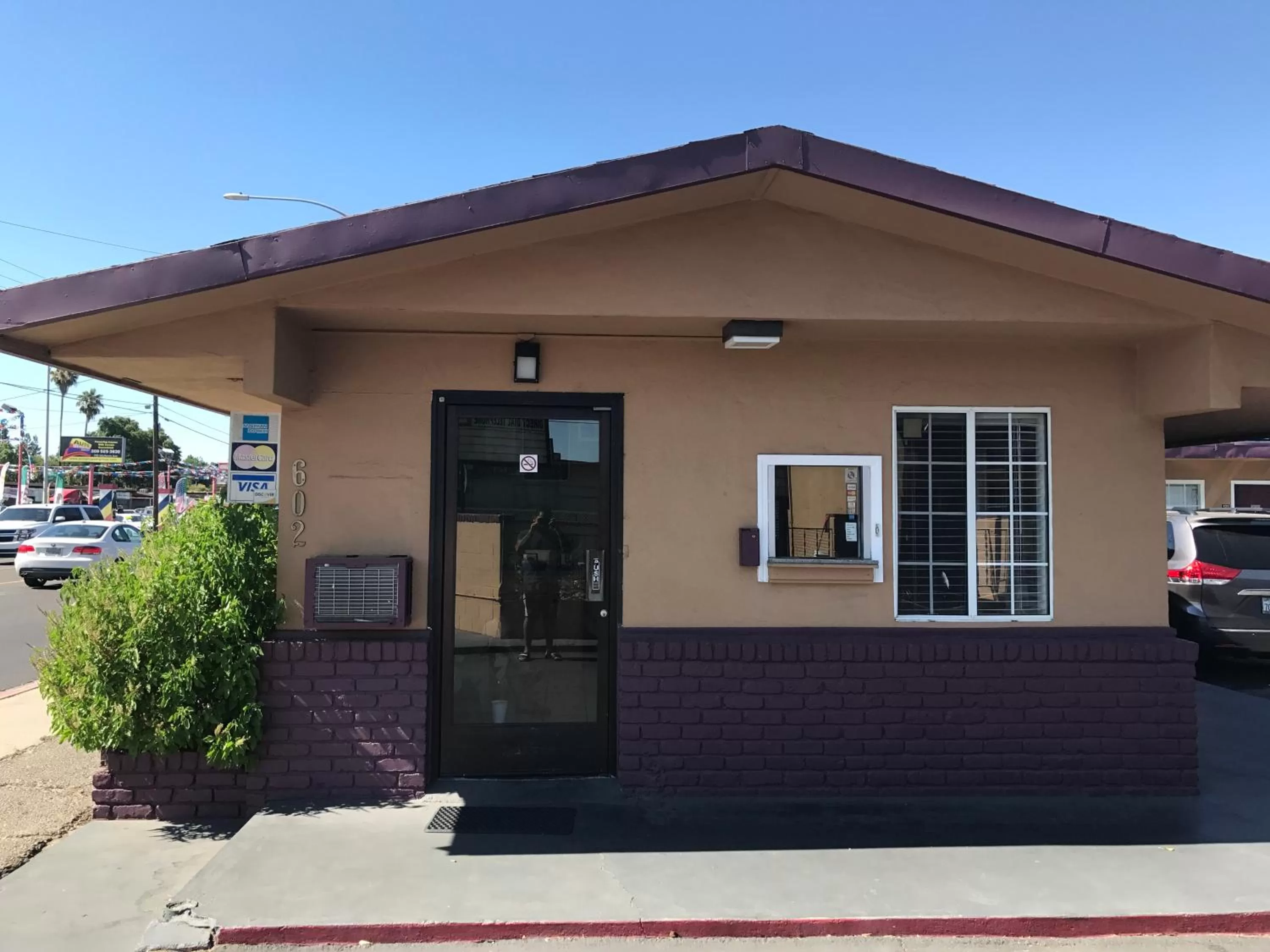 Facade/entrance in Economy Inn