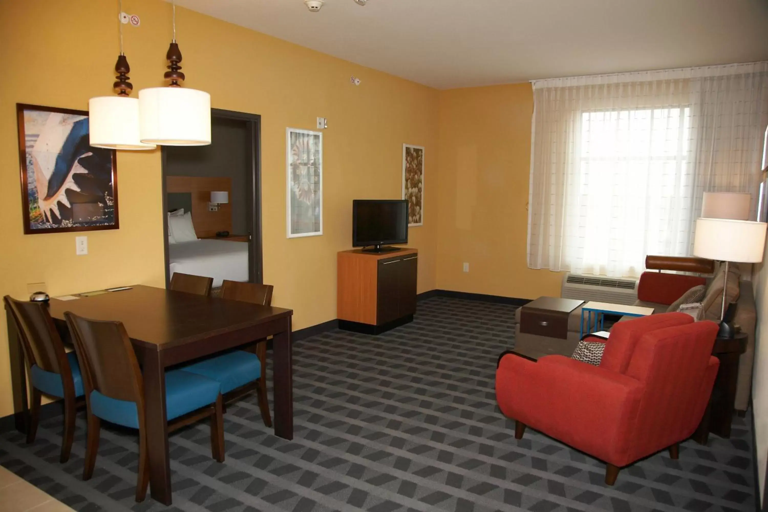 Living room, Seating Area in TownePlace Suites by Marriott Hobbs