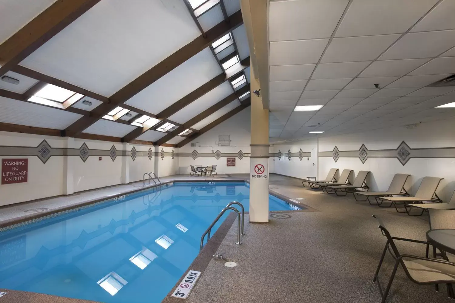 Swimming Pool in Best Western Premier Kansas City Sports Complex Hotel