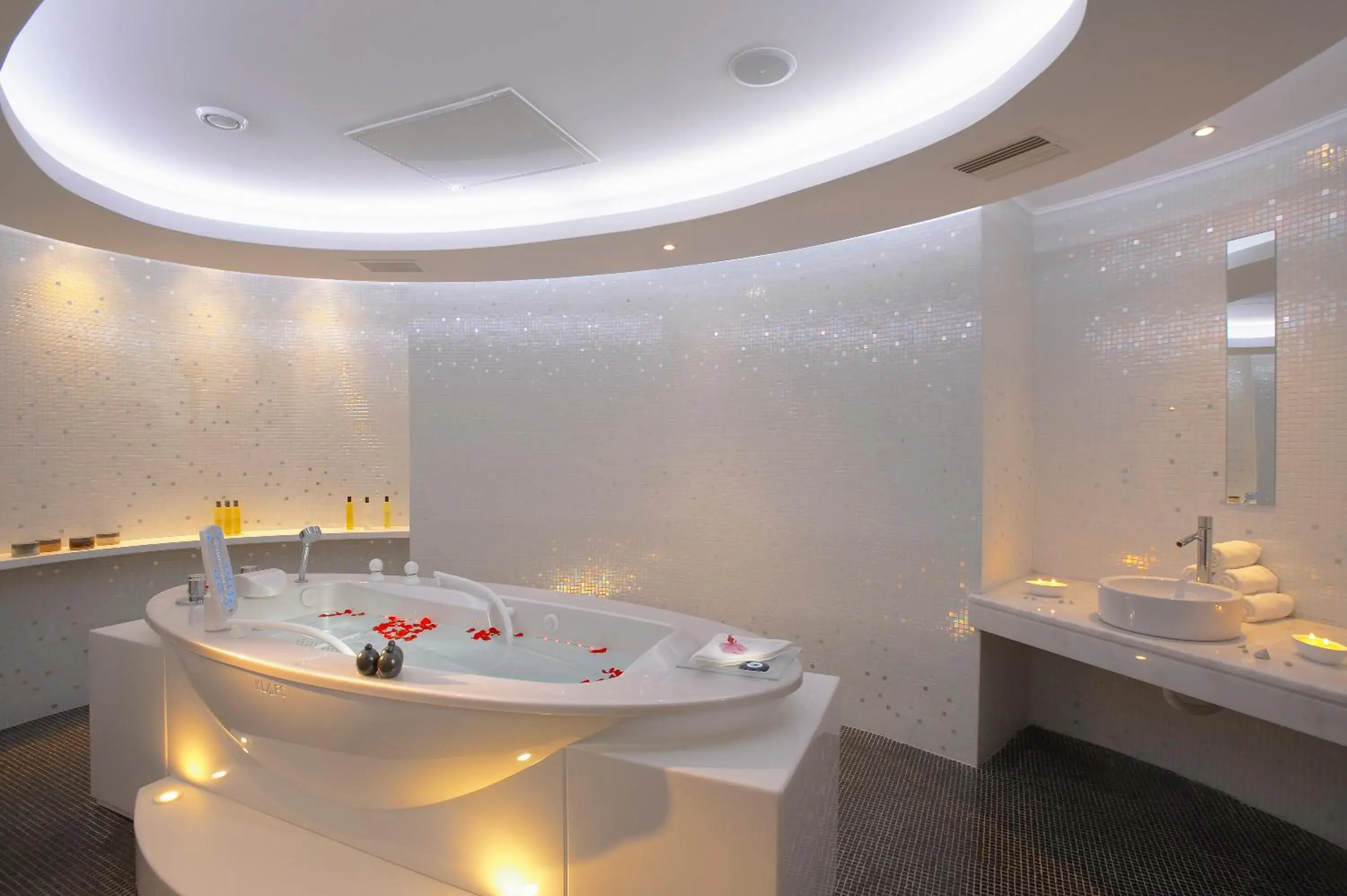 Spa and wellness centre/facilities, Bathroom in Elysium Resort & Spa