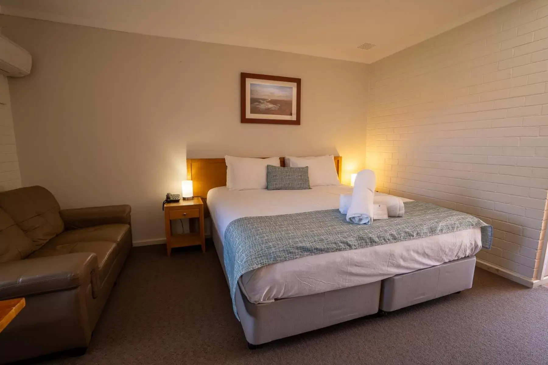 Bedroom, Bed in Hospitality Carnarvon, SureStay Collection by Best Western Bedroom, Bed in Hospitality Carnarvon, SureStay Collection by Best Western
