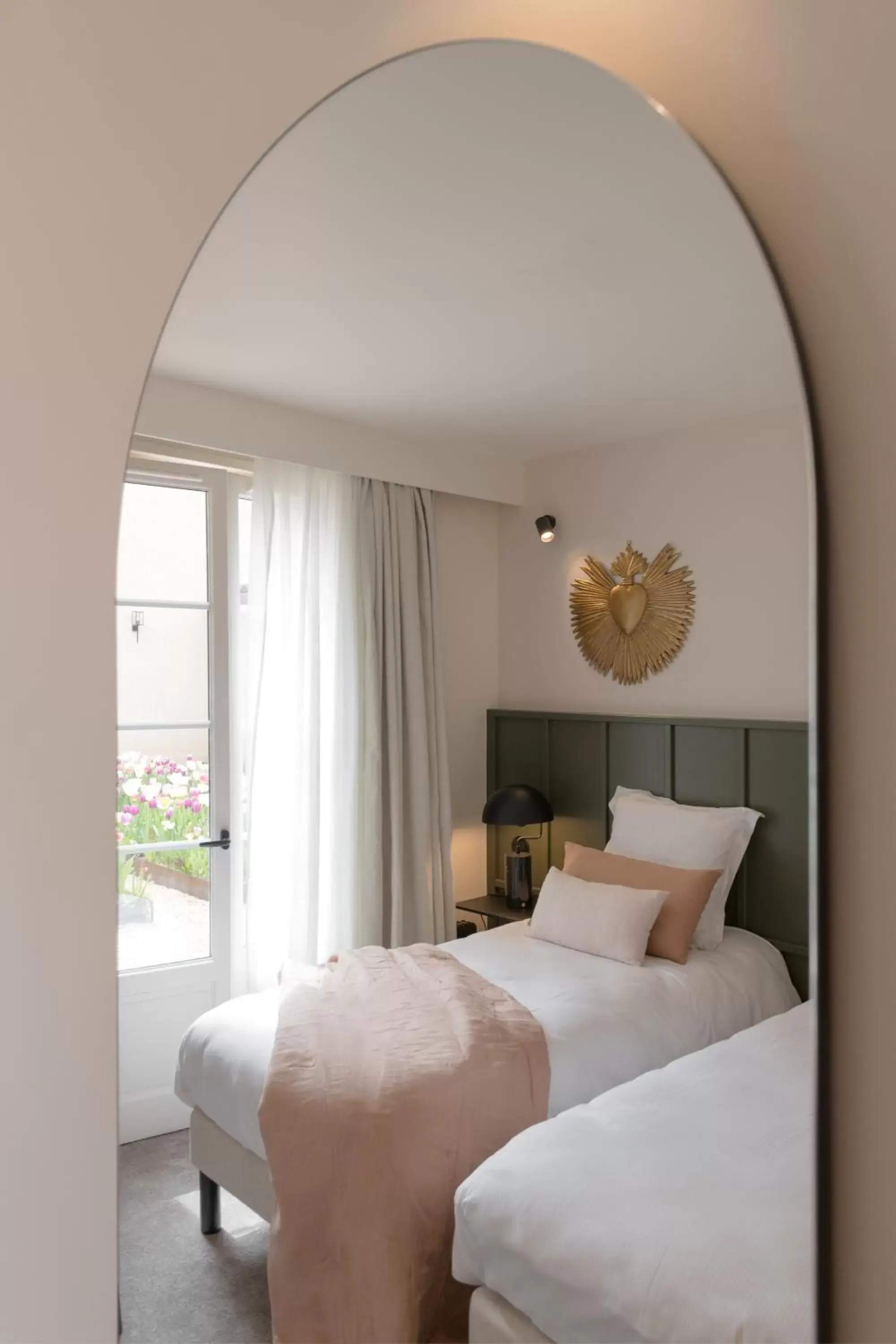 Bed in Hôtel Le Prieuré