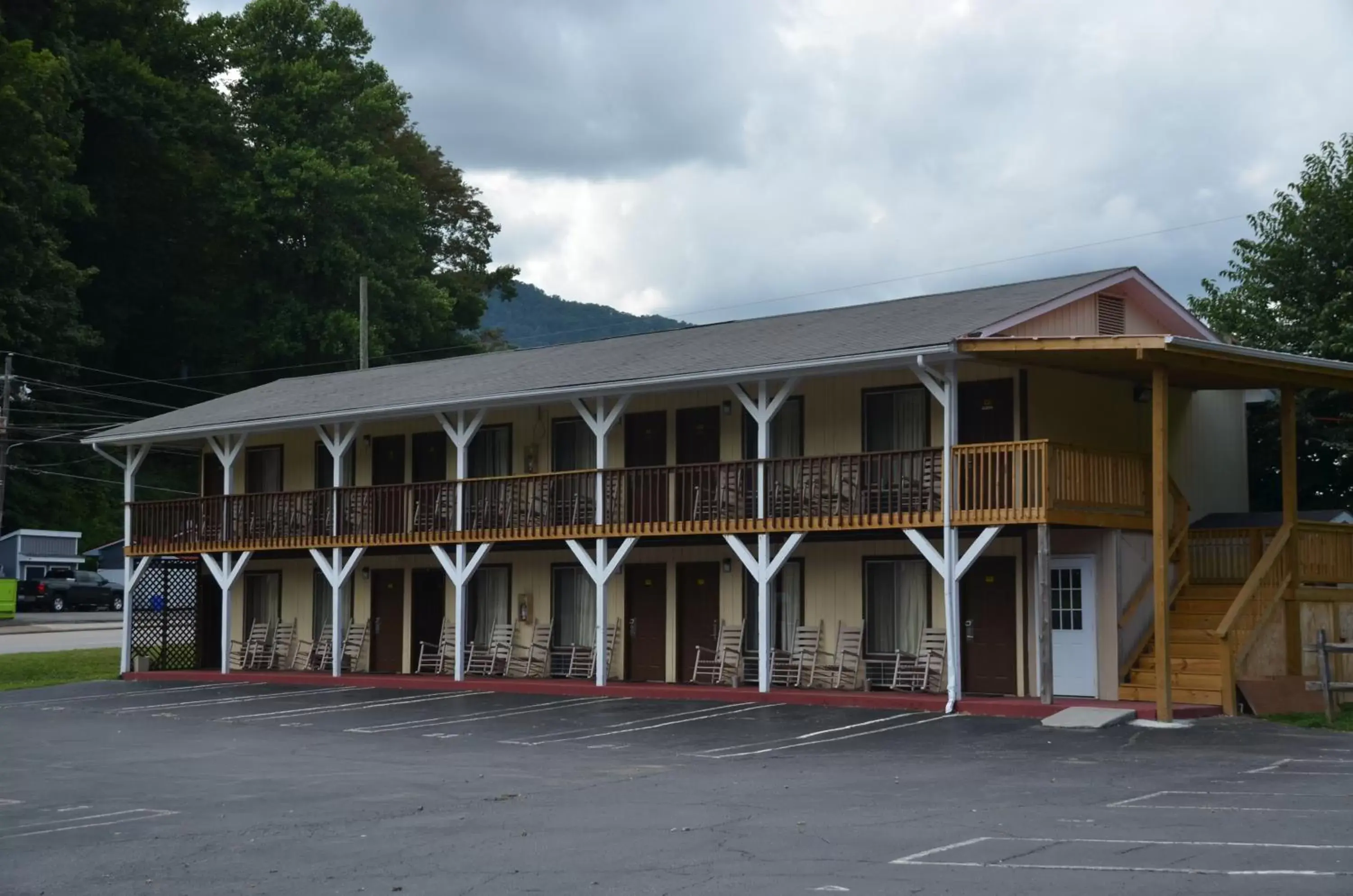 Mountain view, Property Building in Travelowes Motel - Maggie Valley