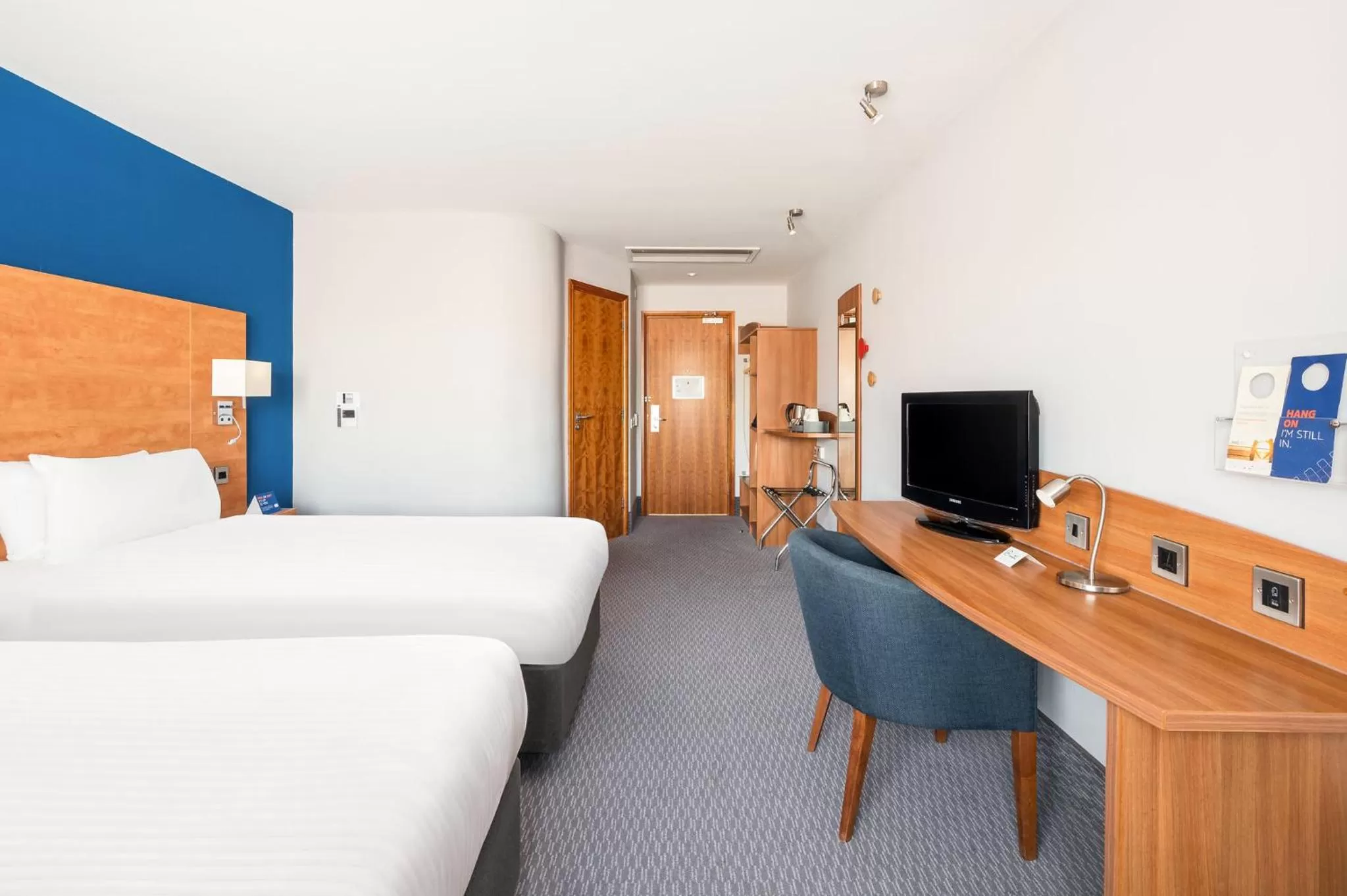 Bed in Holiday Inn Express Braintree by IHG